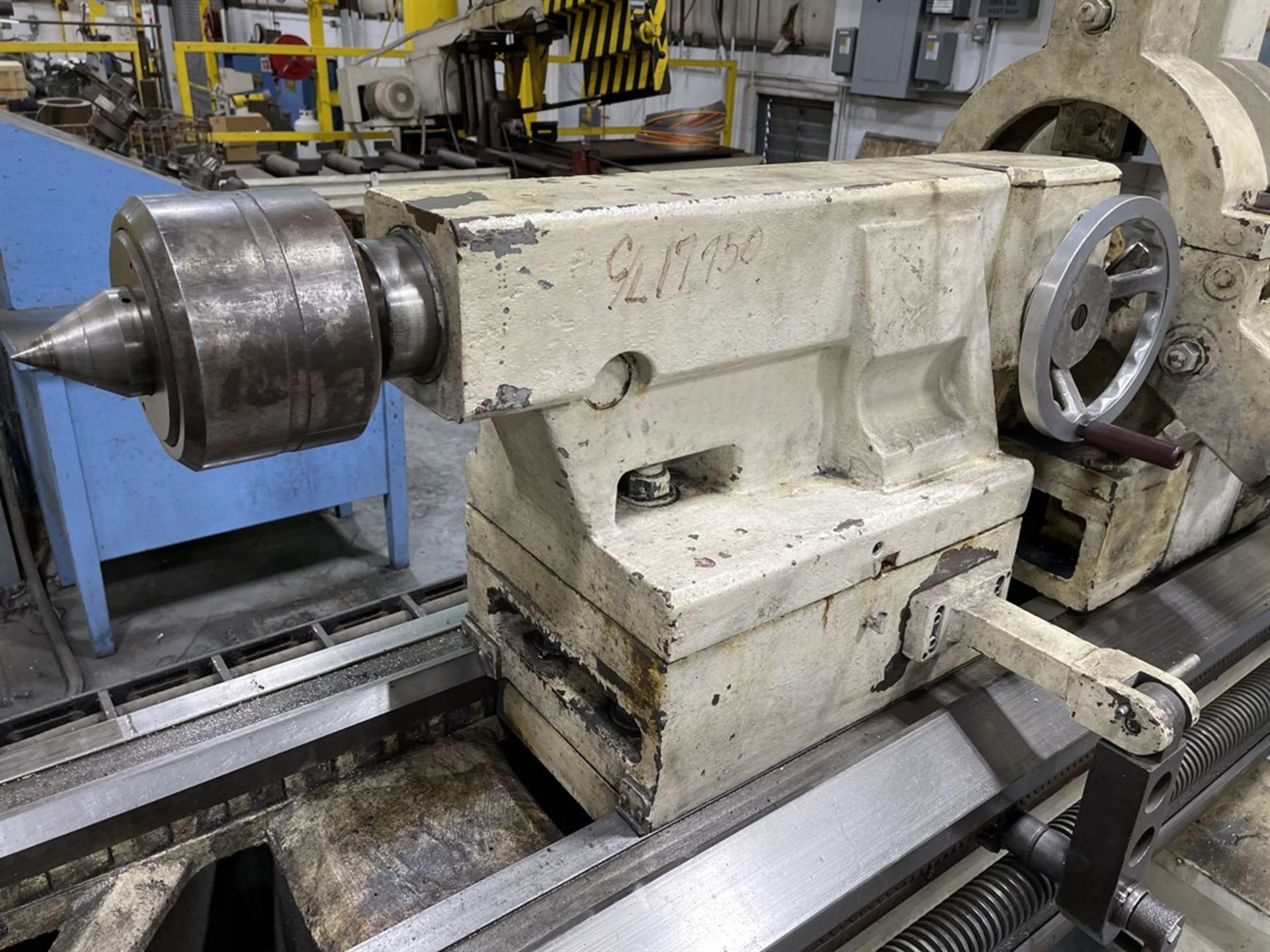 DAINICHI DHM 90X600 Engine Lathe, 16084, 35" Swing x 236" Between Centers, 21" 4-Jaw Chuck, 7-1250 - Image 5 of 10