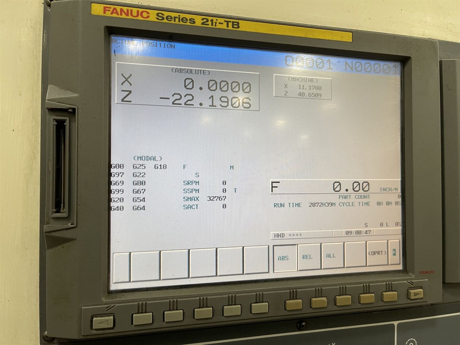 2006 DOOSAN PUMA 400B CNC Turning Center, s/n PM352751, Fanuc 21i-TB Control, Valve Chuck, 12- - Image 8 of 10