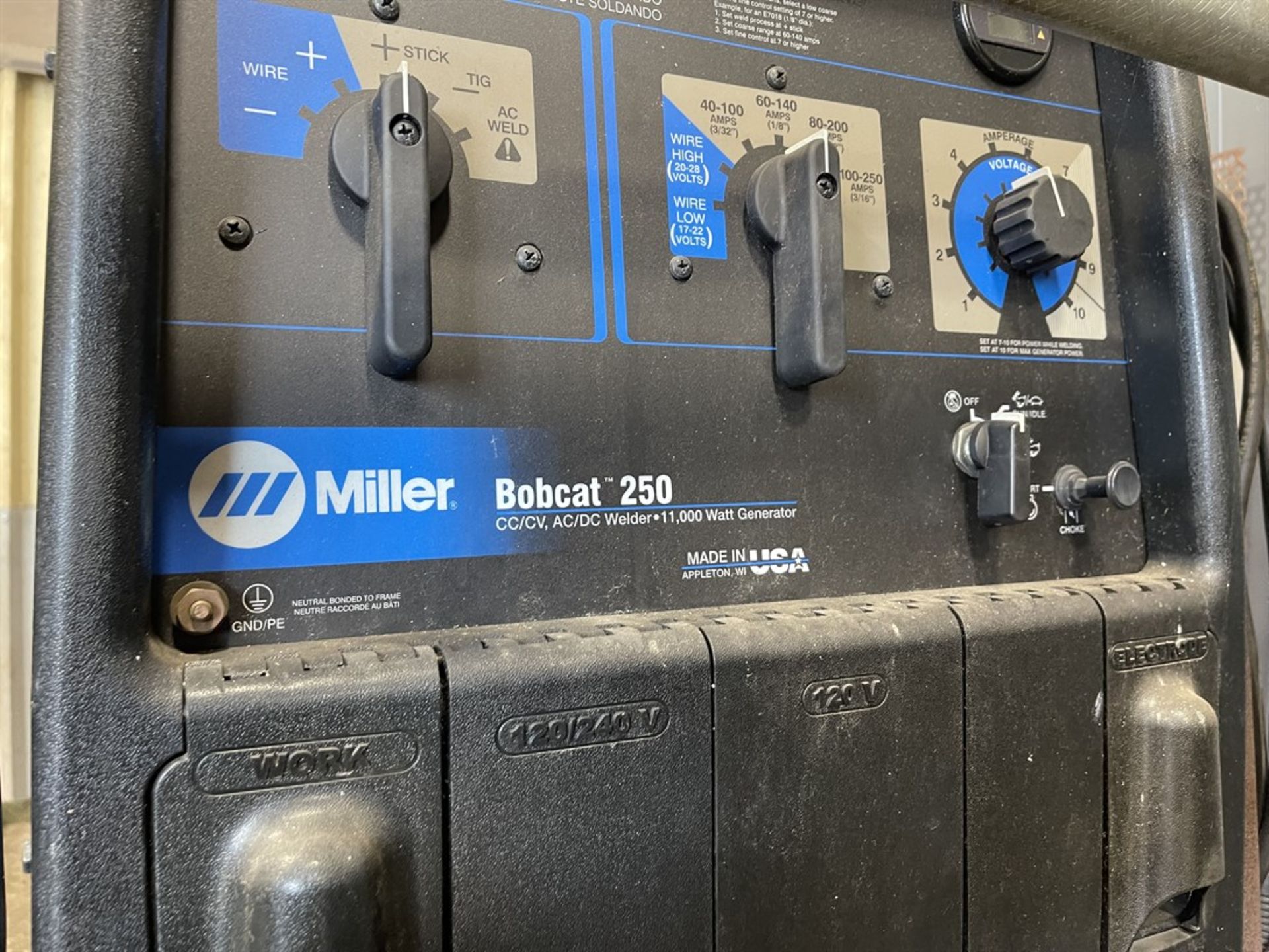 MILLER Bobcat 250 AC/DC Engine Driven Welder, s/n MA240202H - Image 3 of 4