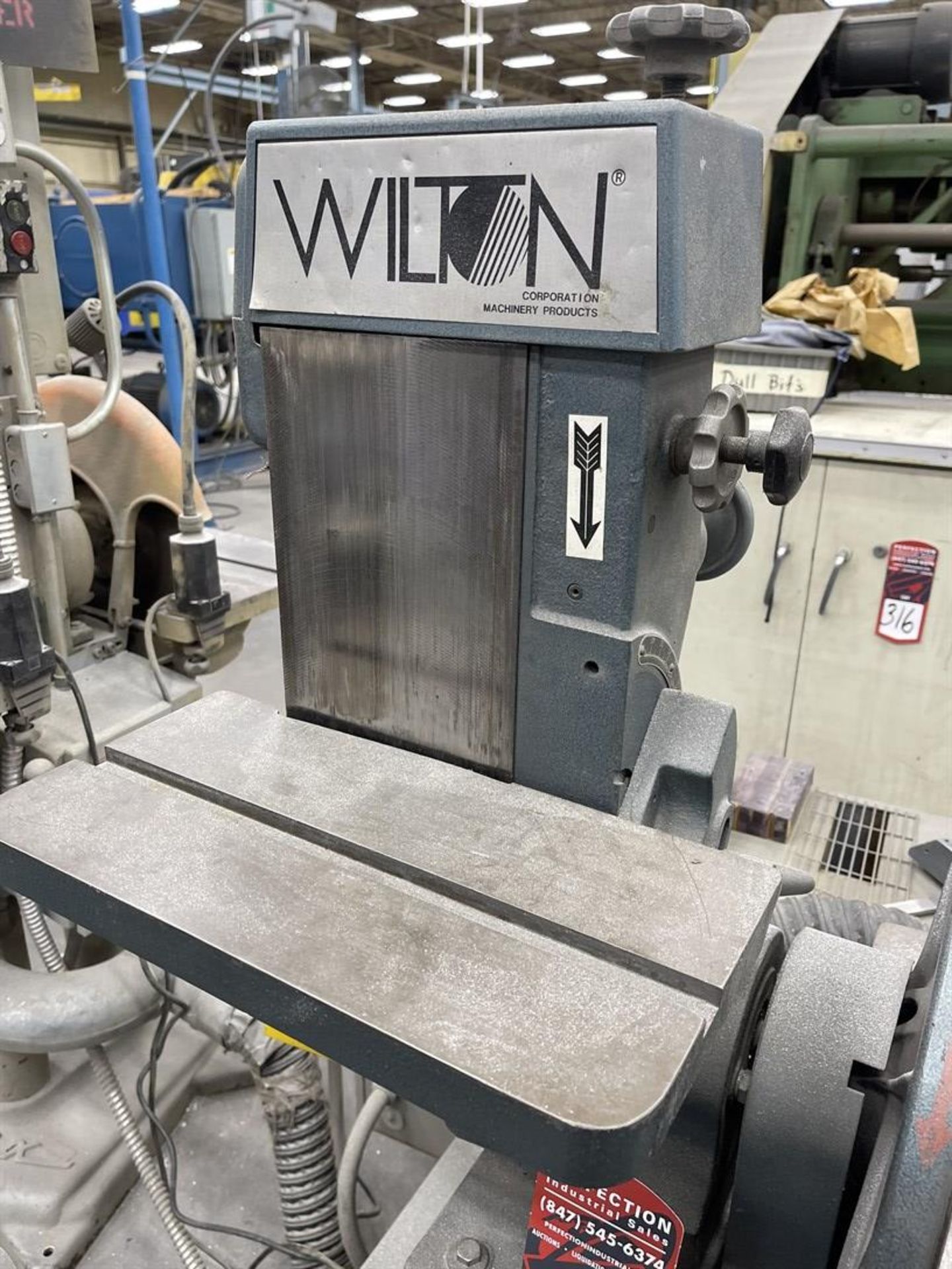 WILTON Combination 6" Belt/12" Disc Sander w/ Collection System - Image 3 of 4