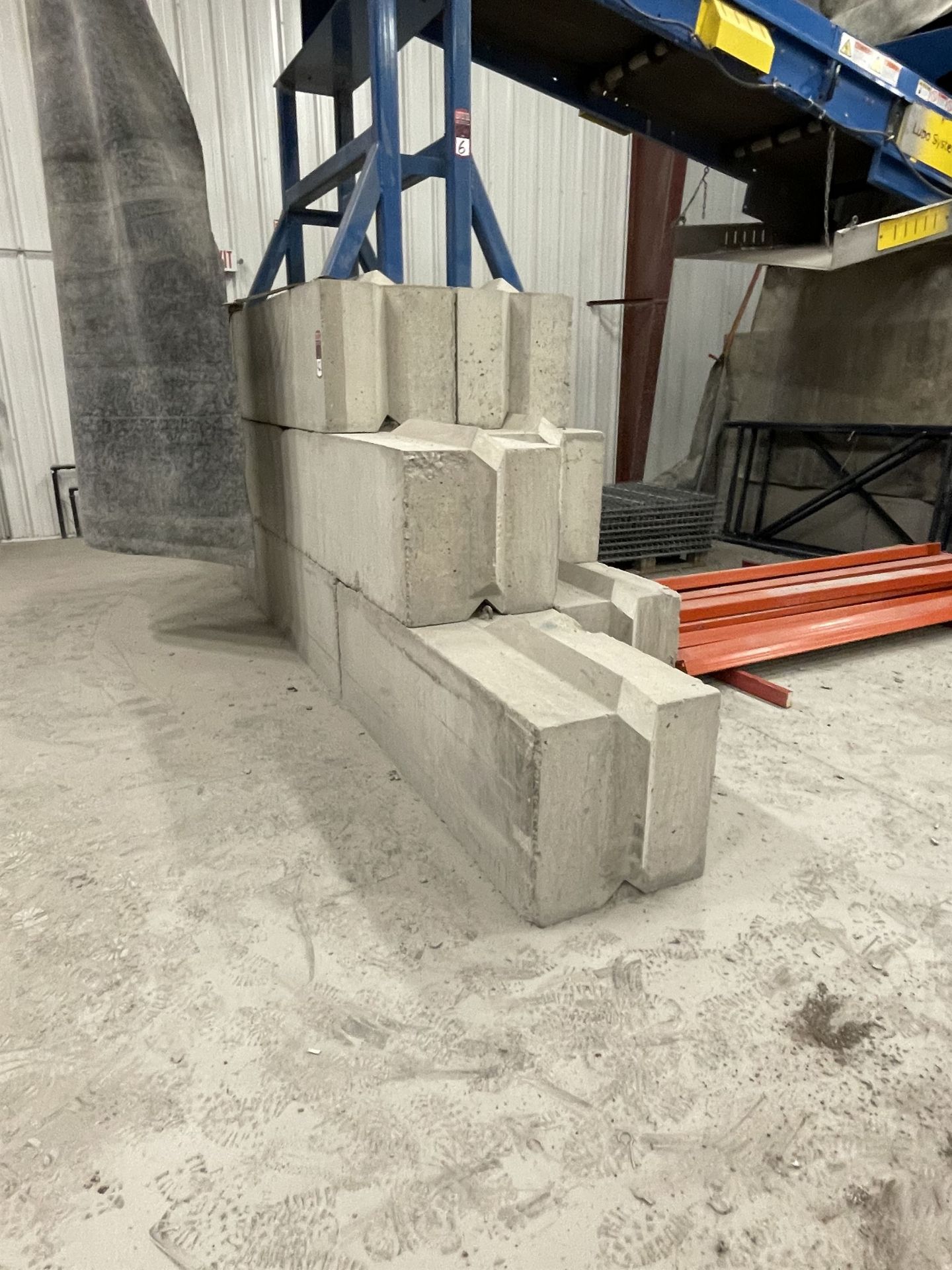 Approx. (20) JERSEY Cement Retaining Blocks - Image 2 of 4