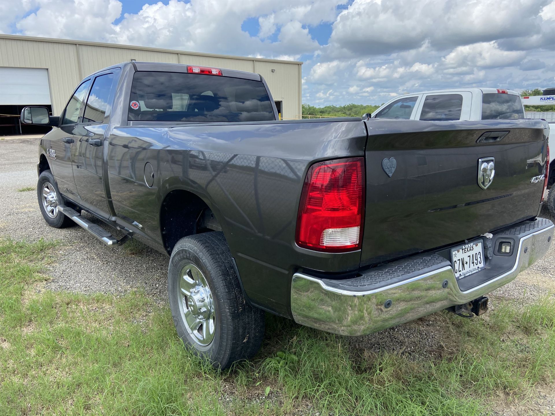 2013 Dodge Ram 2500 HD Crew Cab Long Bed, 251K Miles, Cloth, 4X4, Diesel, VIN # 3C6UR5HL1EG135730 - Image 4 of 17