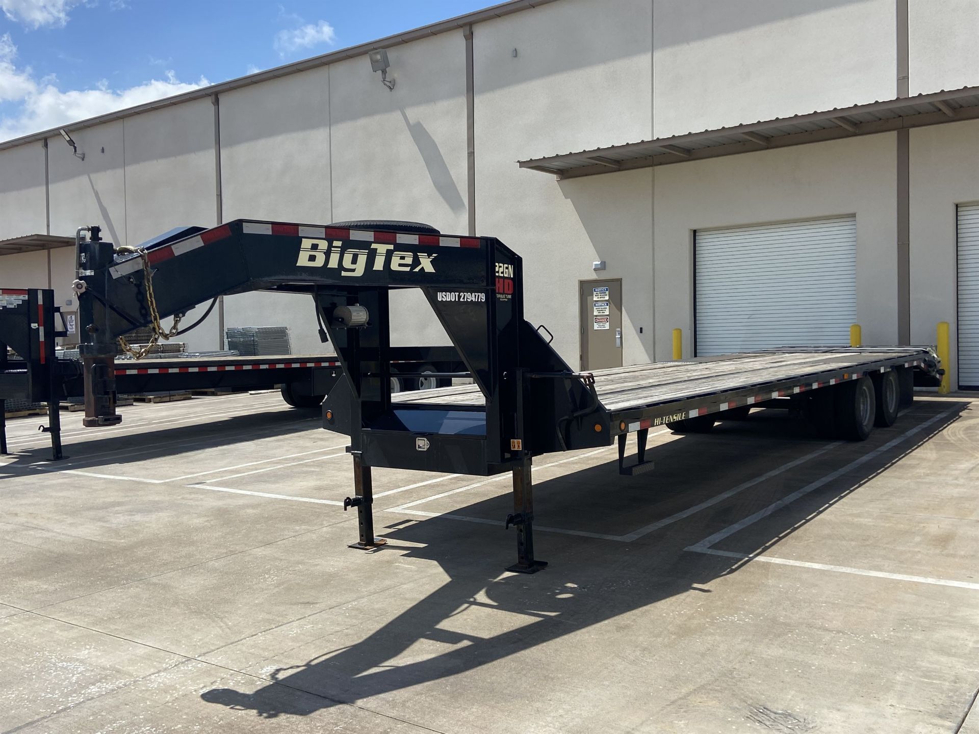 2017 BIG TEX 22GN-28+5 28' Gooseneck Trailer, w/ 68" Mega Ramps, 23,900 GVWR, VIN # - Image 2 of 9