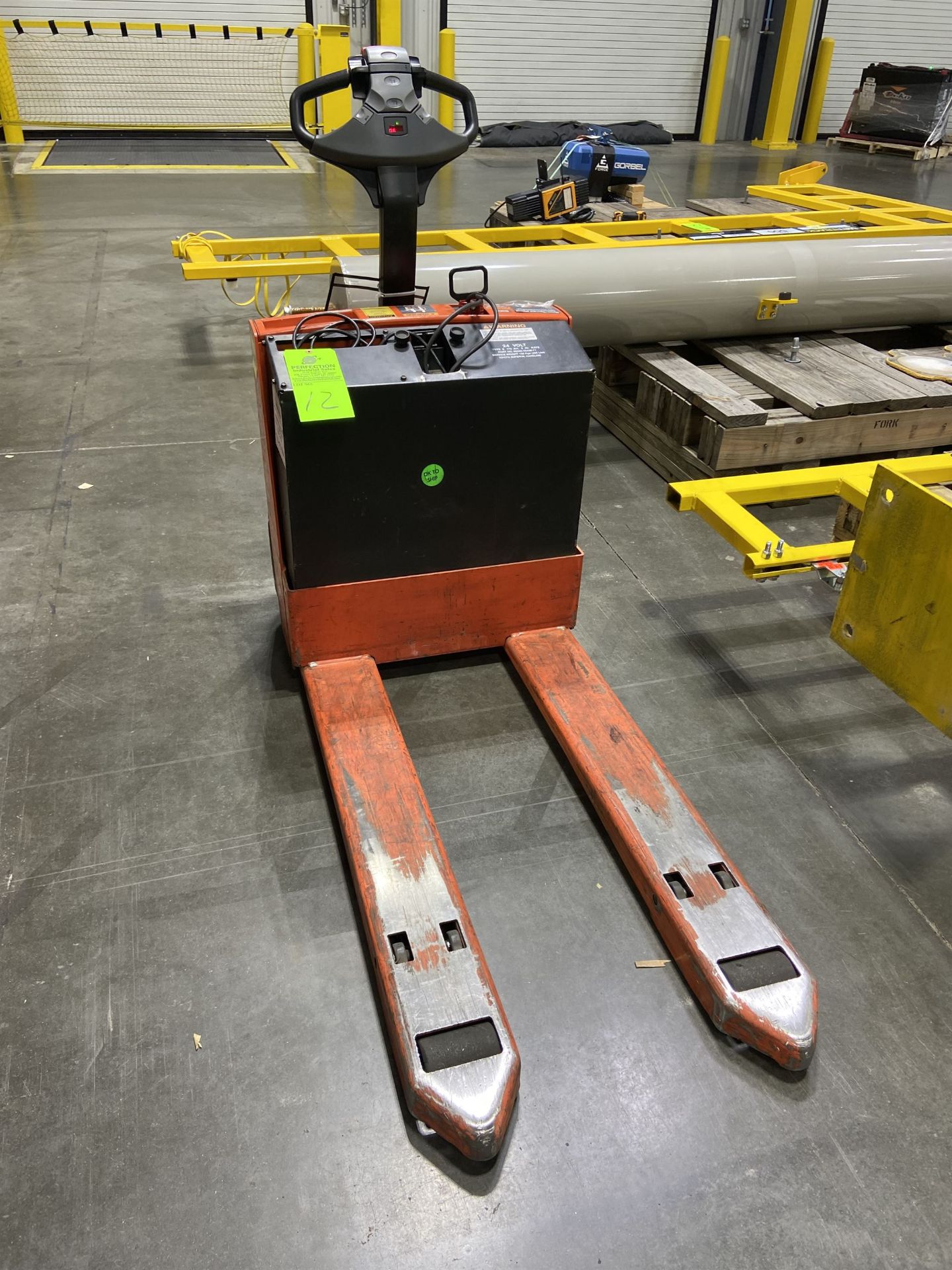 TOYOTA 7HBW23 4500 Lb Capacity 24V Pallet Truck, 44" Forks, Onboard Charger, s/n 7HBW23-50894