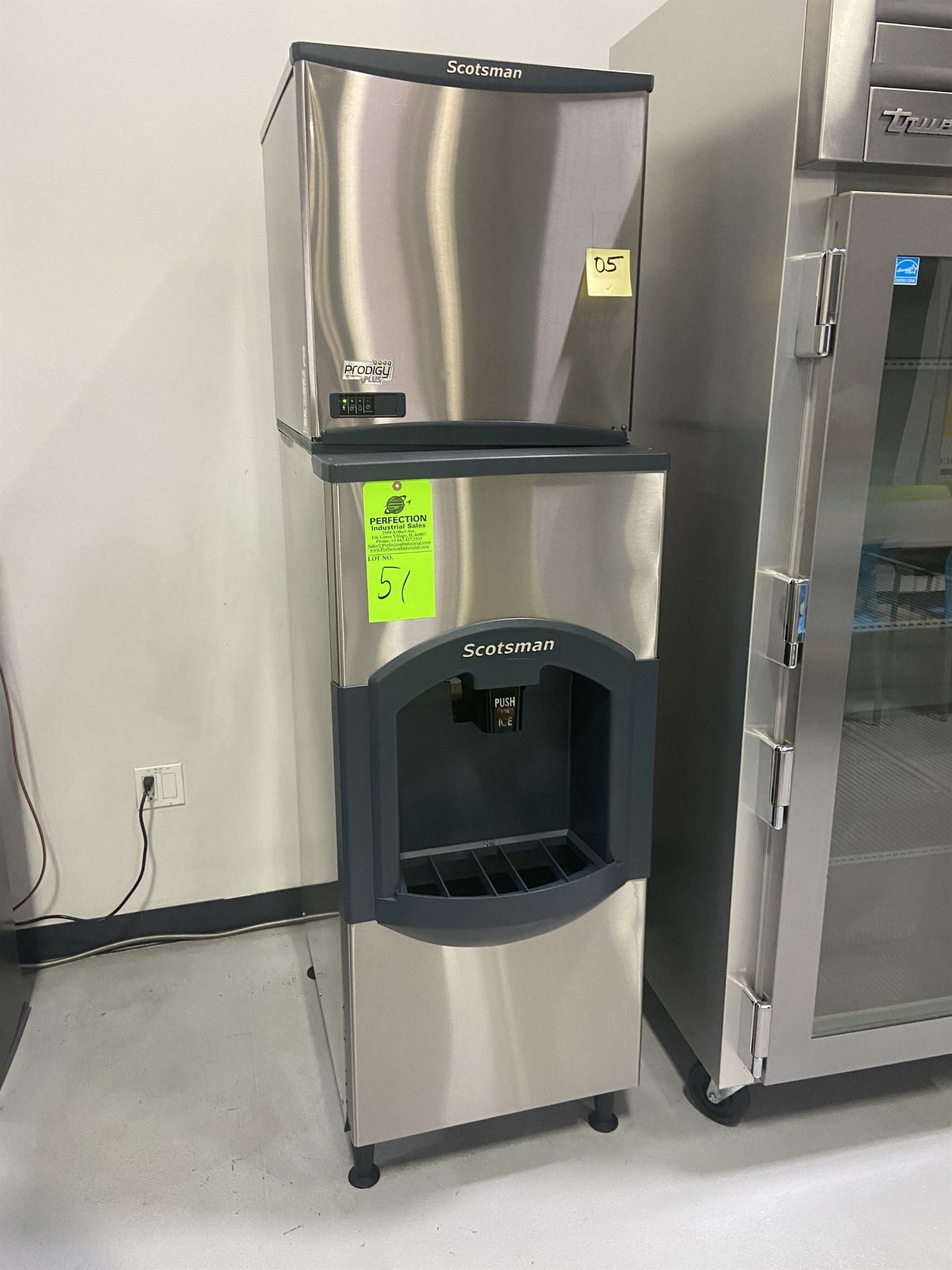 SCOTSMAN Model HD22B-1H Ice Maker s/n 15061320011745