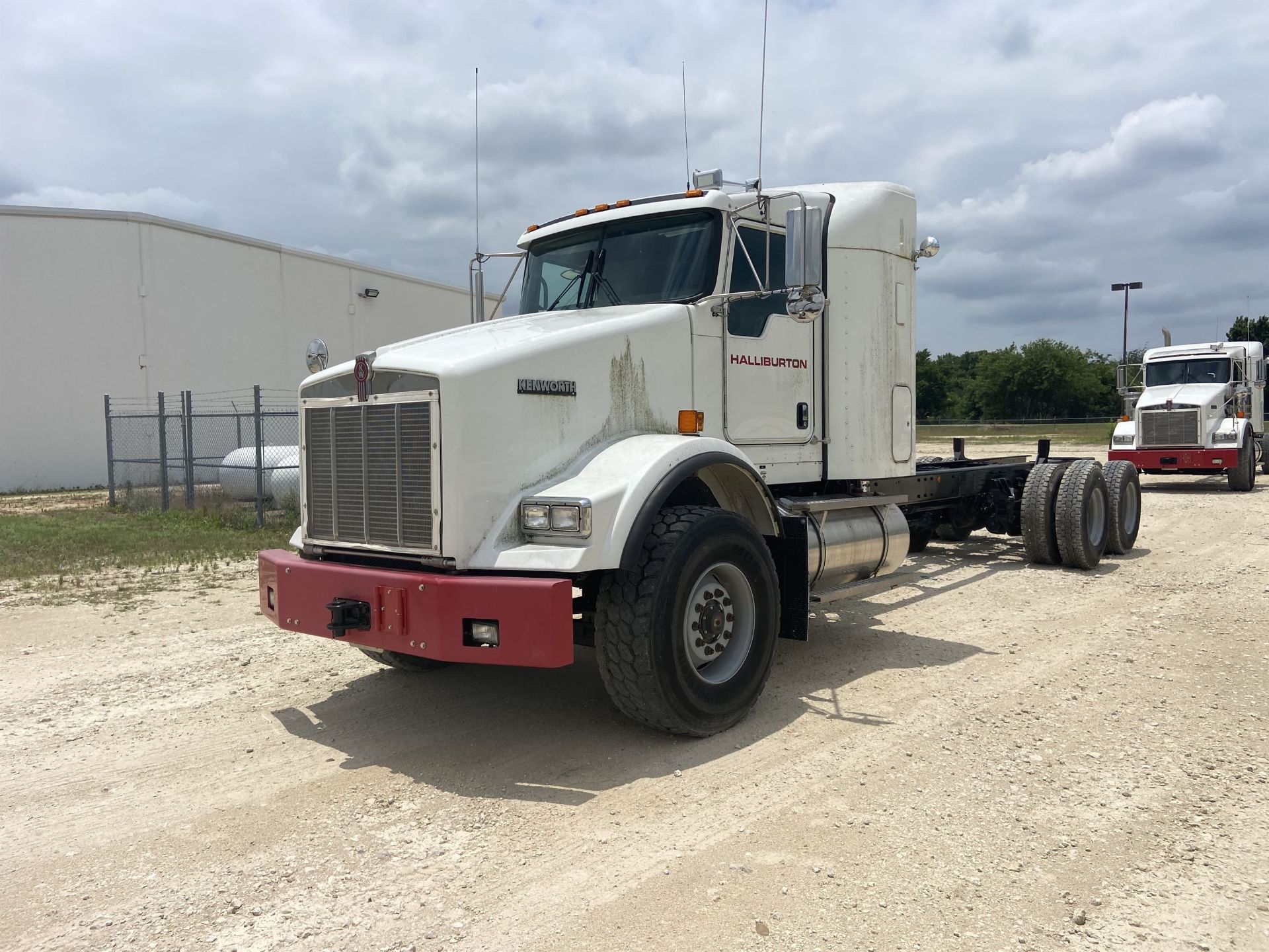 2016 KENWORTH T800 Cab and Chassis, VIN # 1NKDL00X8GR476510, 379 HP ISME 385 Engine, FRO14210C