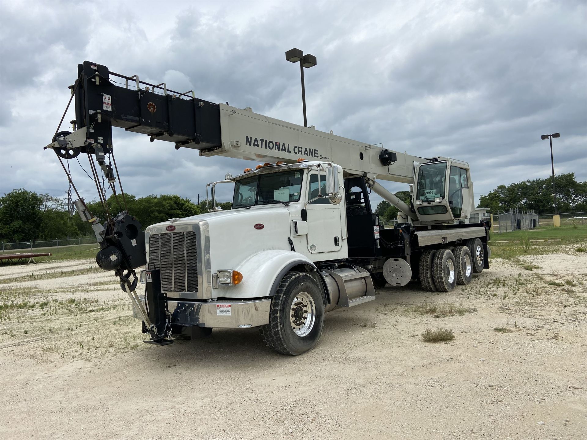 2014 NATIONAL NBT 40 Mobile Swing Truck Crane, s/n 299983, 2,174 Miles, 75.9 Hours