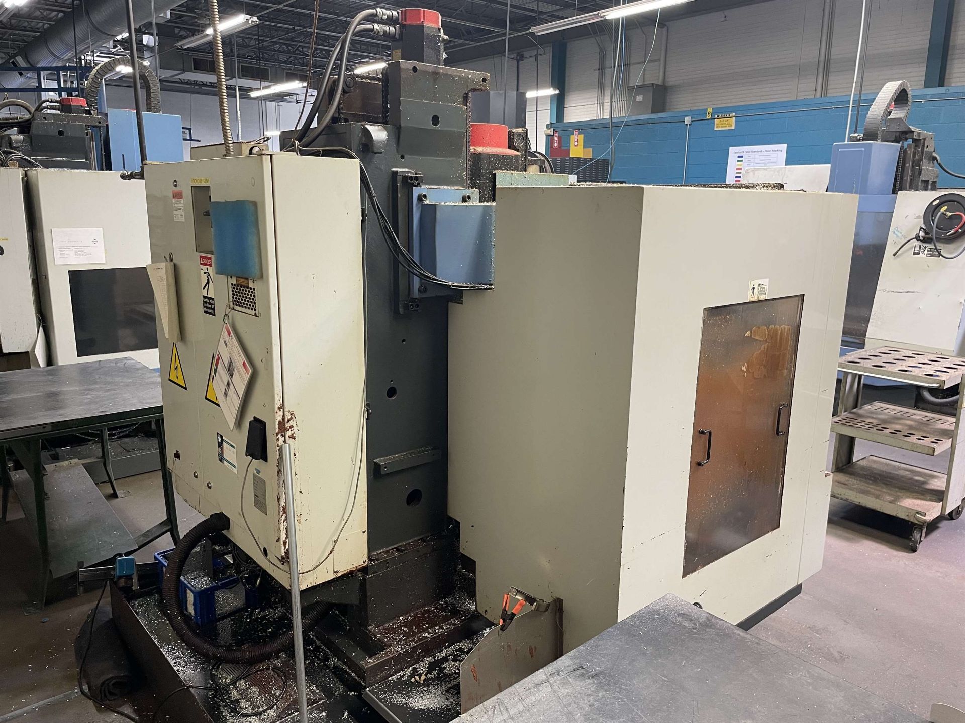 LEADWELL V-25 Vertical Machining Center, s/n L1SIG0331, w/ FANUC 21-M Control, 15” x 30” Table, BT30 - Image 4 of 8