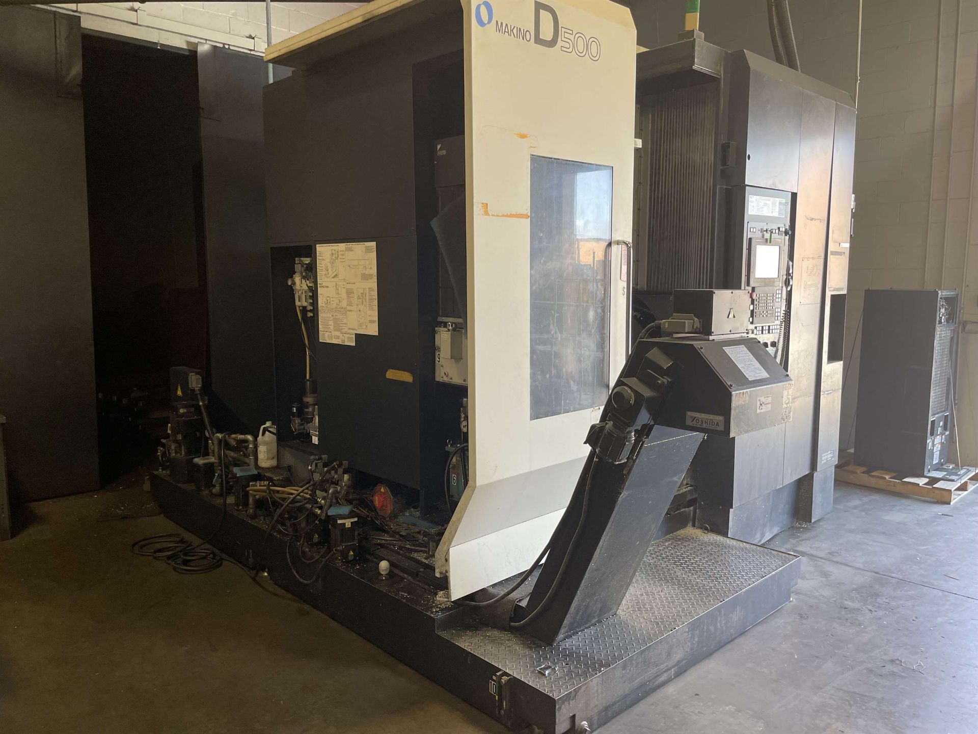 2012 MAKINO D500 5-Axis Vertical Machining Center, s/n 125, w/ PROFESSIONAL 5 Control, (2) 15.75” - Image 2 of 10