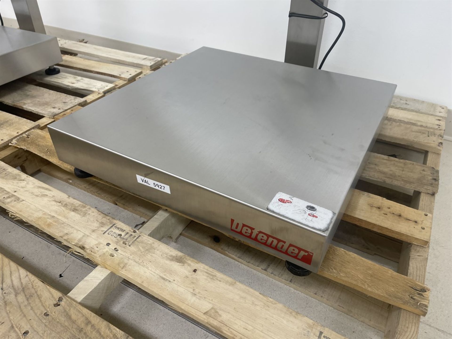 OHAUS D50WQV Scale w/ Defender 5000 Extreme Digital Read Out, s/n C045440625, 100 Lb. Capacity - Image 2 of 2