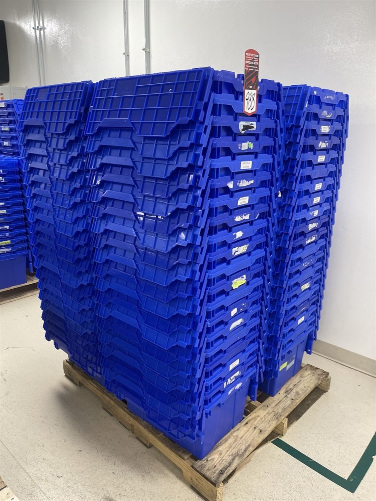 Pallet of AKRO-MILS Attached Lid Containers - Image 2 of 3