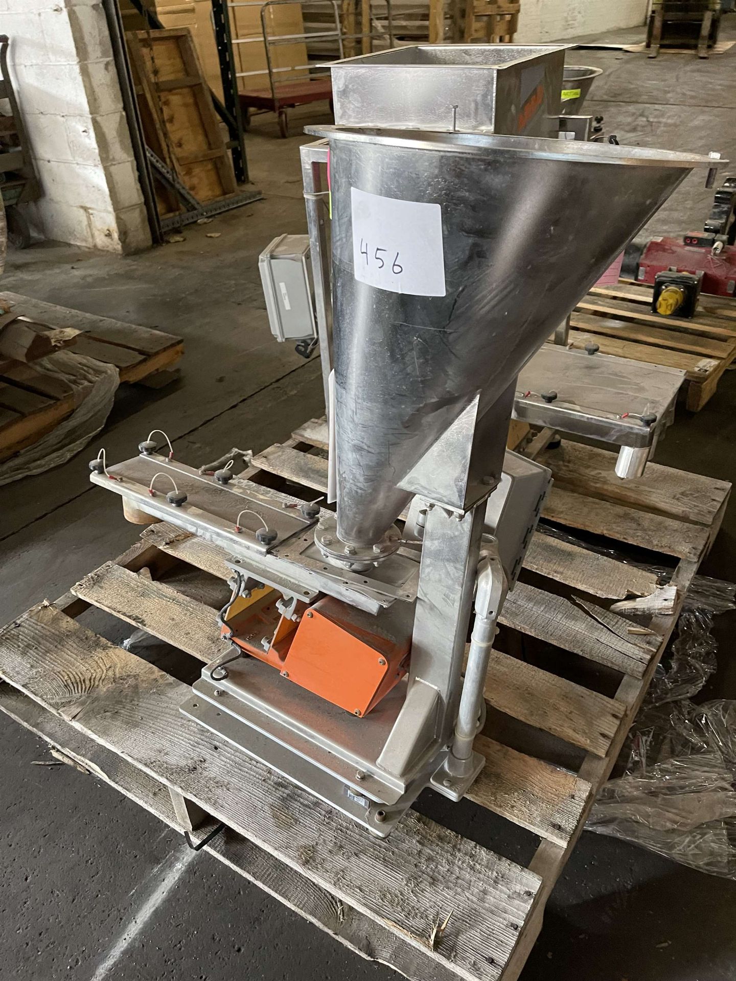 2014 ARBO Vibratory Tray Feeder w/ AF15-CS-110-15 Drive and SS Hopper, s/n V1971, w/ Load Cell - Image 3 of 4