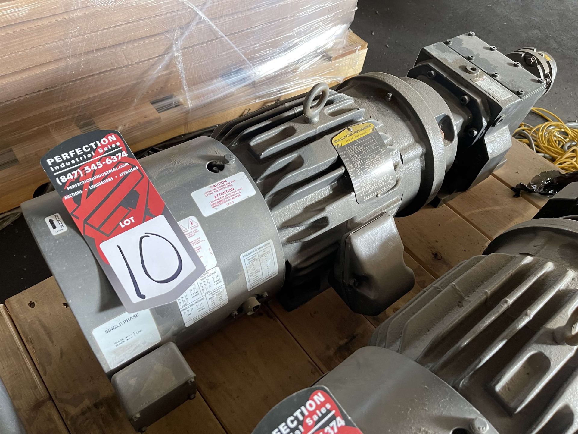 BALDOR 5 HP Vector Drive Motor w/ Baldor 9.76:1 Gear Reducer