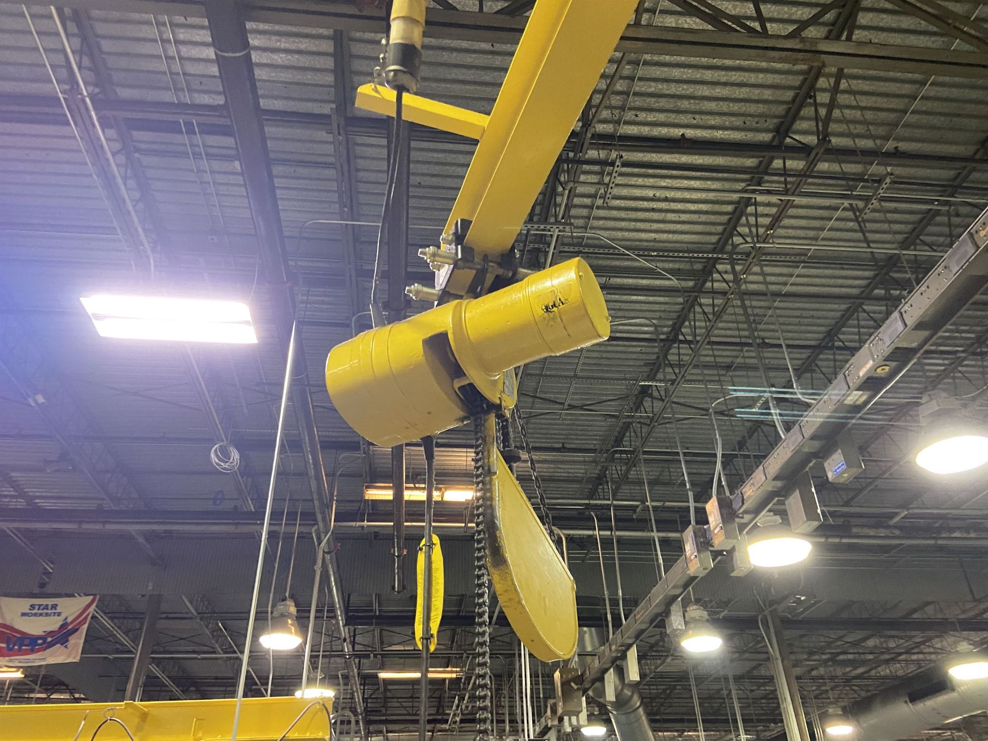 1/2 Ton Floor Mounted Jib Crane, approx 12' Reach x 11' High with Hoist. Crane # 0015 (Attention: - Image 3 of 5