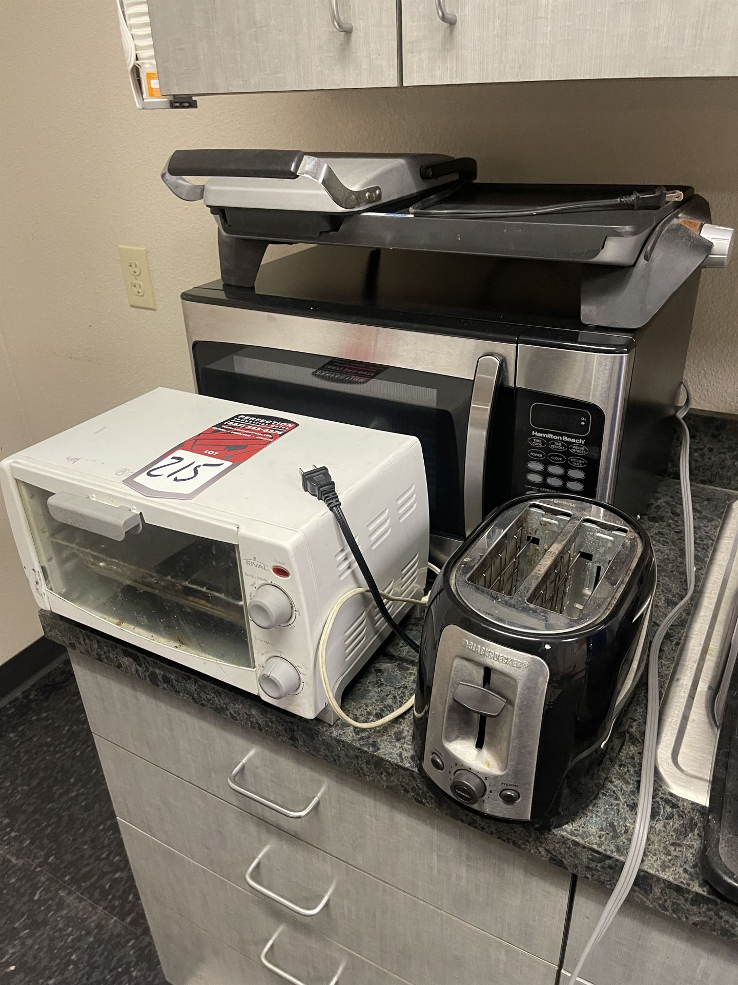 Lot Comprising Microwave, George Foreman Grill, Toaster and Toaster Oven