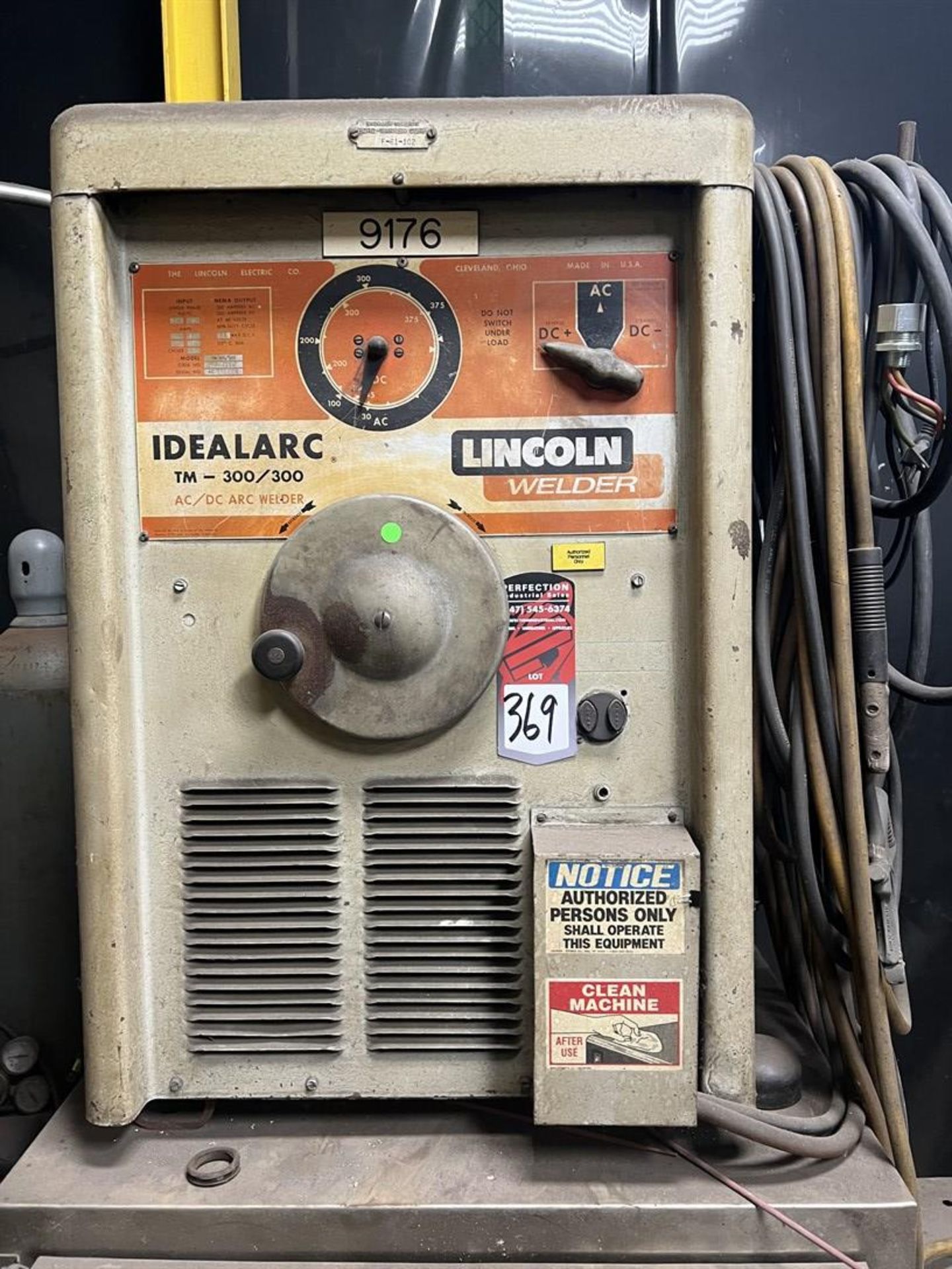 LINCOLN IDEALARC TM-300/300 Welding Power Source, s/n AC-159006 - Image 2 of 3