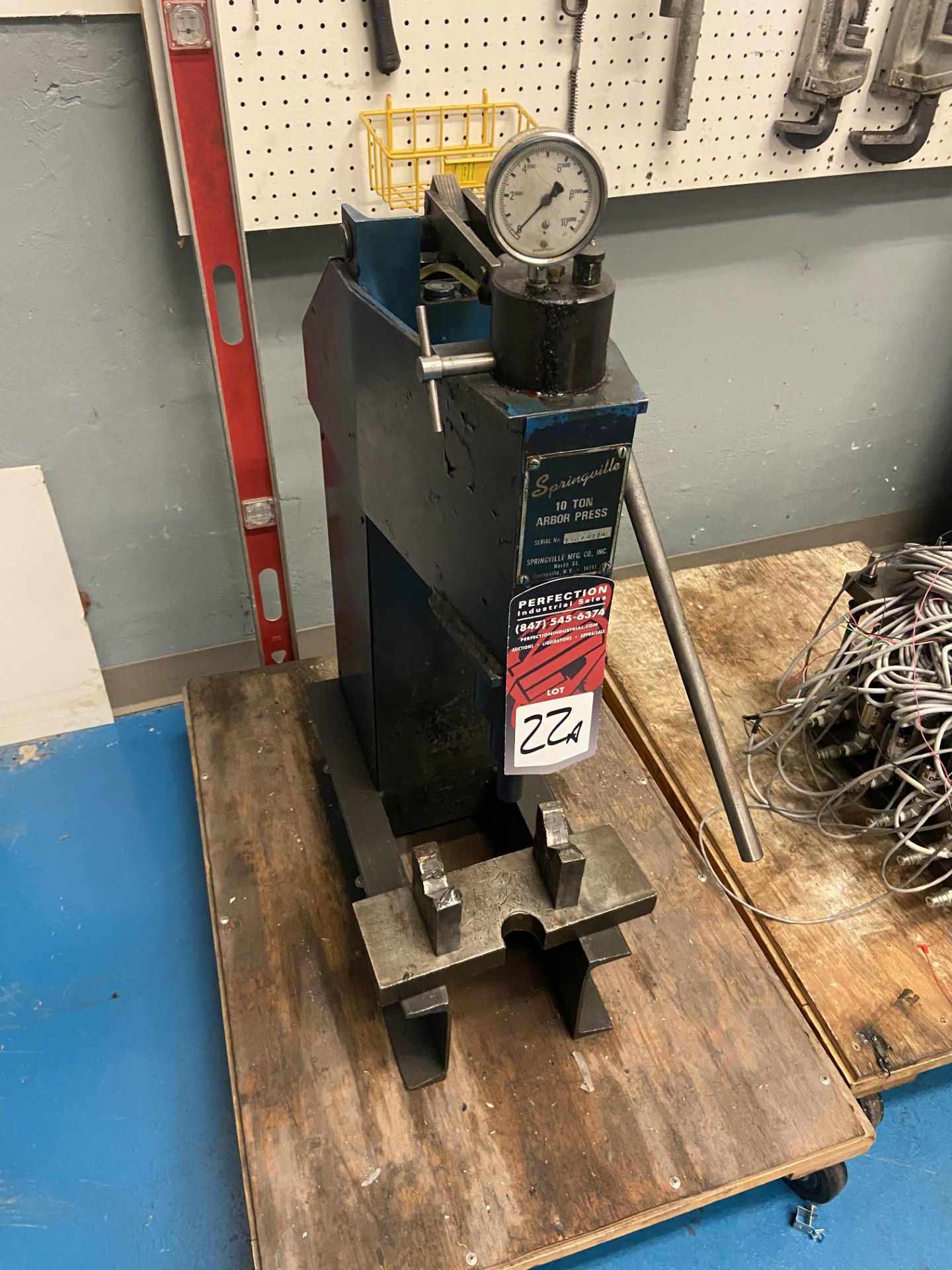 SPRINGVILLE 10T Hydraulic Arbor Press, s/n 13078119