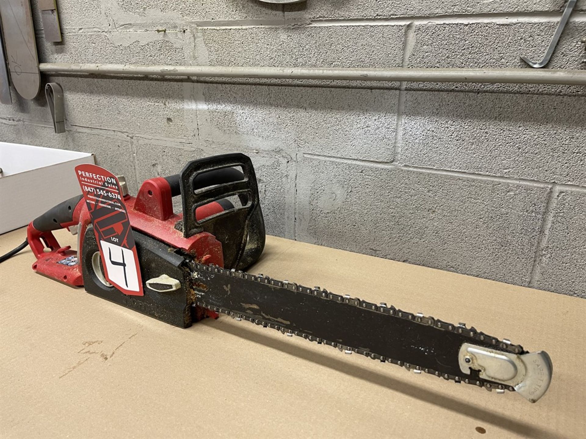 HOMELITE UT43123 Electric Chain Saw - Image 2 of 3