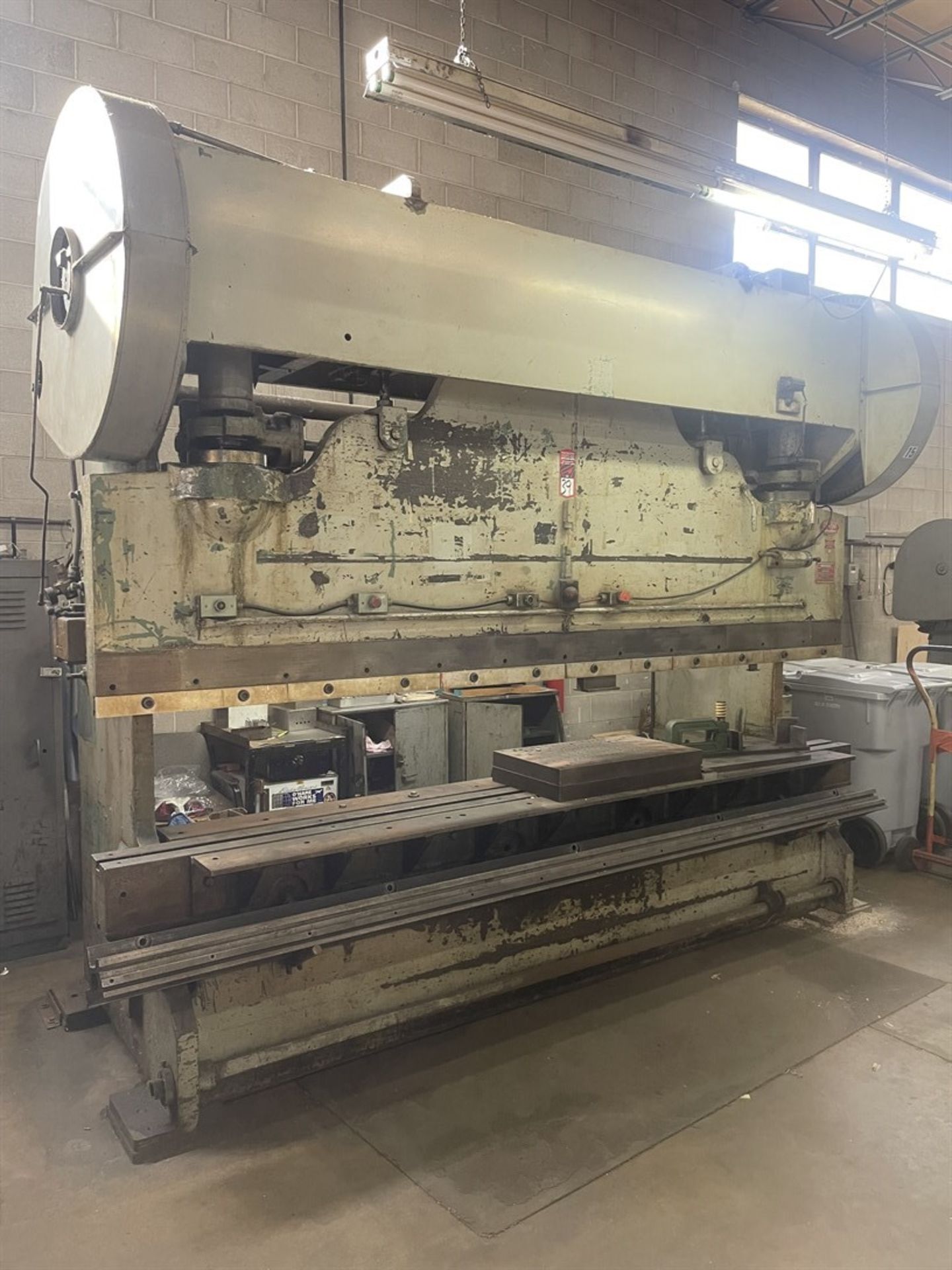 CHICAGO DREIS & KRUMP 4510-D Press Brake, s/n P8012, 150 Ton Capacity, 10’ Bed Length, 125” - Image 2 of 6