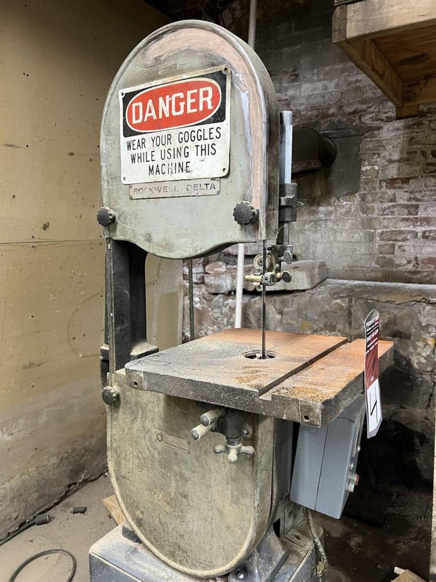 ROCKWELL DELTA 14" Vertical Bandsaw, 14" x 14" Table, 14" Throat - Image 3 of 3