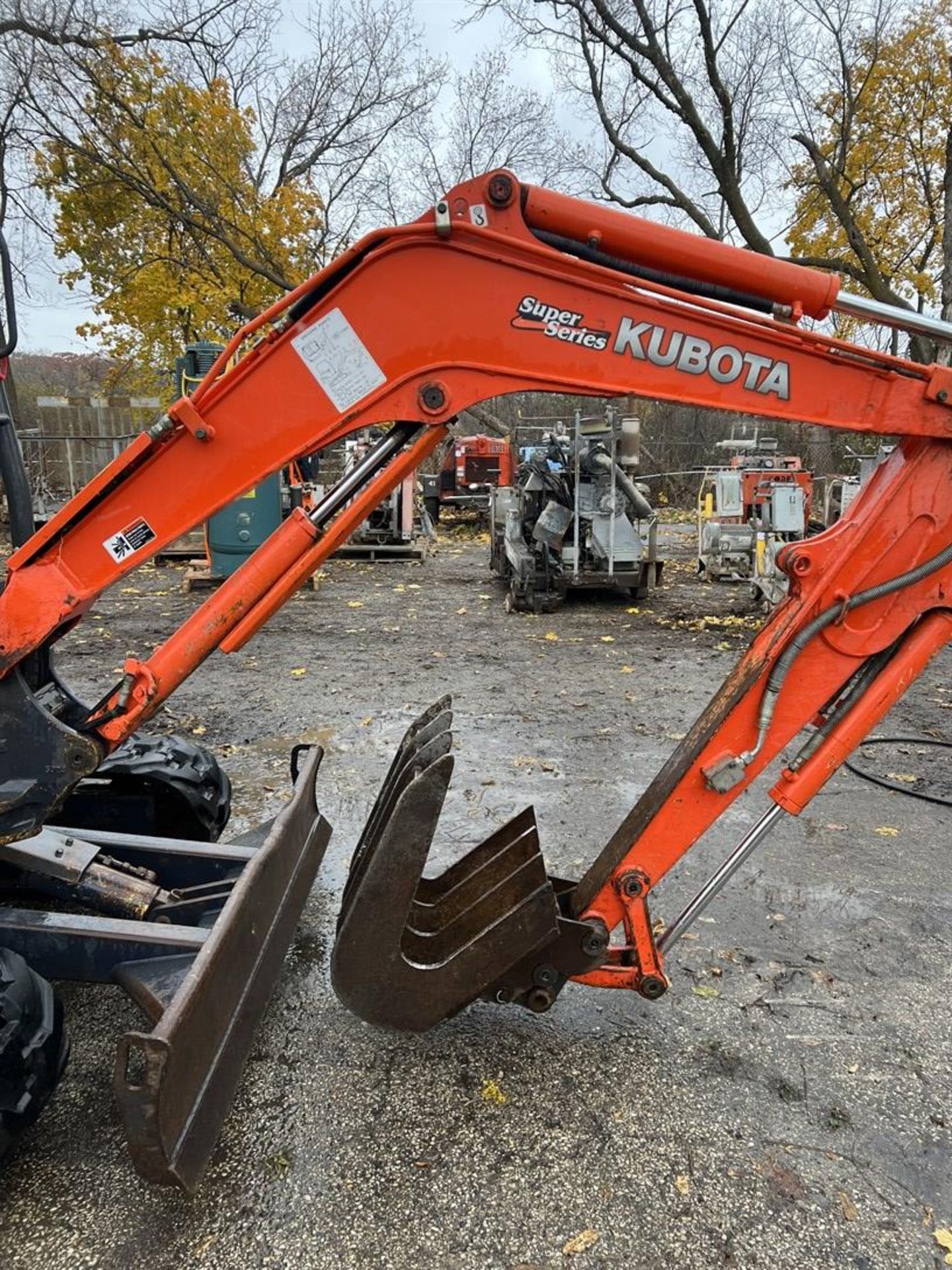 KUBOTA U25 Mini Hydraulic Excavator, s/n 30019, Front Leveling Blade, Rubber Tracks, 1256 Hours - Image 6 of 13