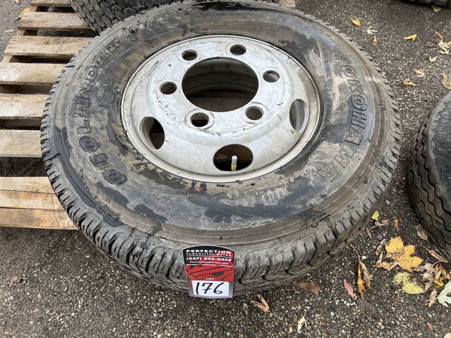 YOKOHAMA LT235/85R16-120/1160 - Image 2 of 4