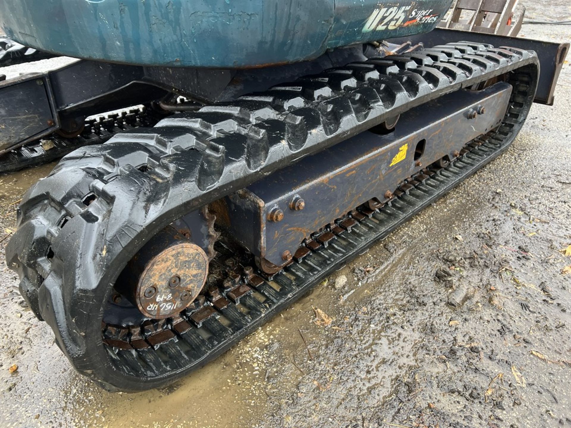 KUBOTA U25 Mini Hydraulic Excavator, s/n 30019, Front Leveling Blade, Rubber Tracks, 1256 Hours - Image 8 of 13