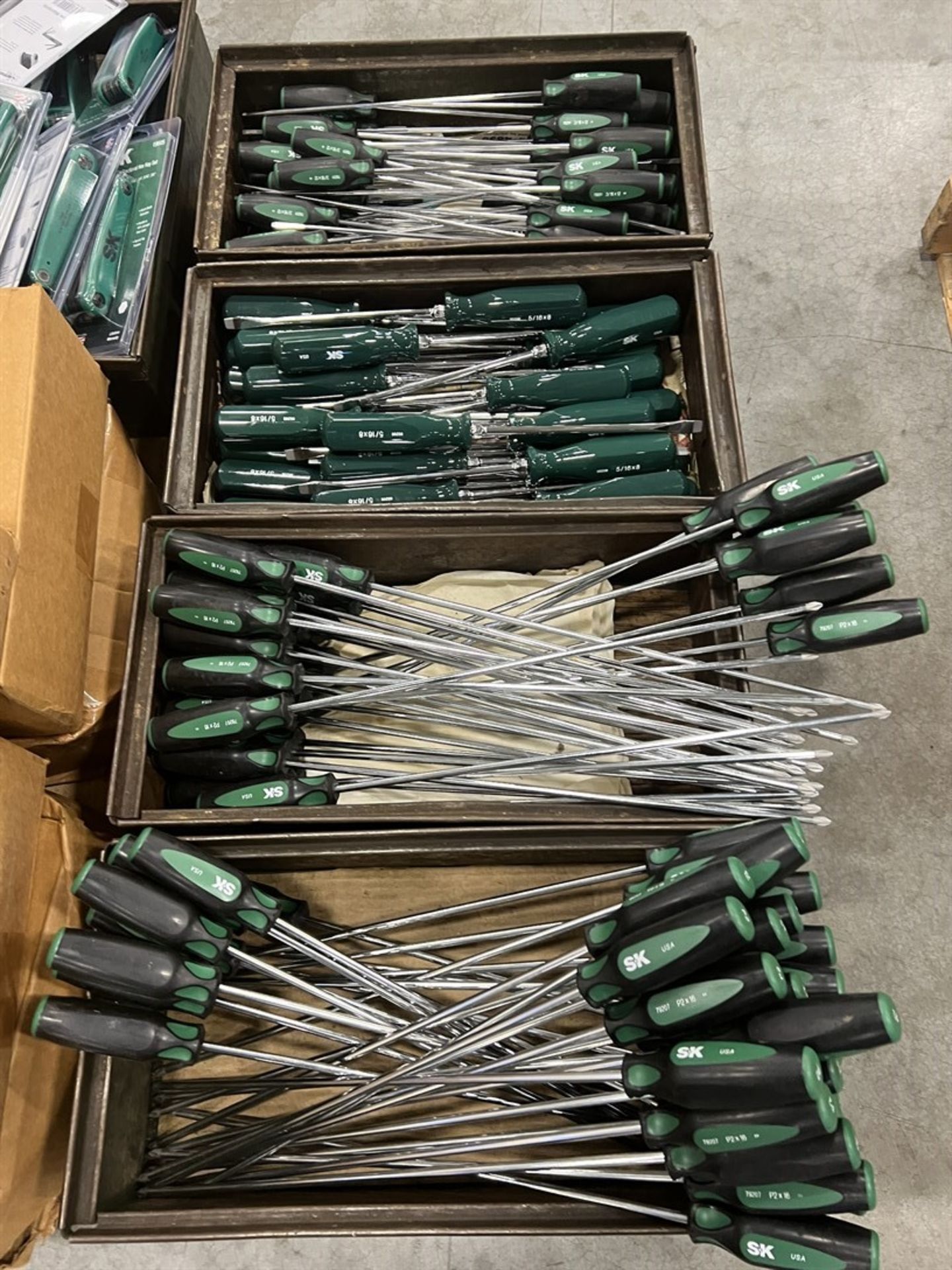 Pallet of Assorted Screwdrivers, 10-Piece Hex T-Handle Sets and Fold Up Fractional Hex Key Sets - Image 3 of 6