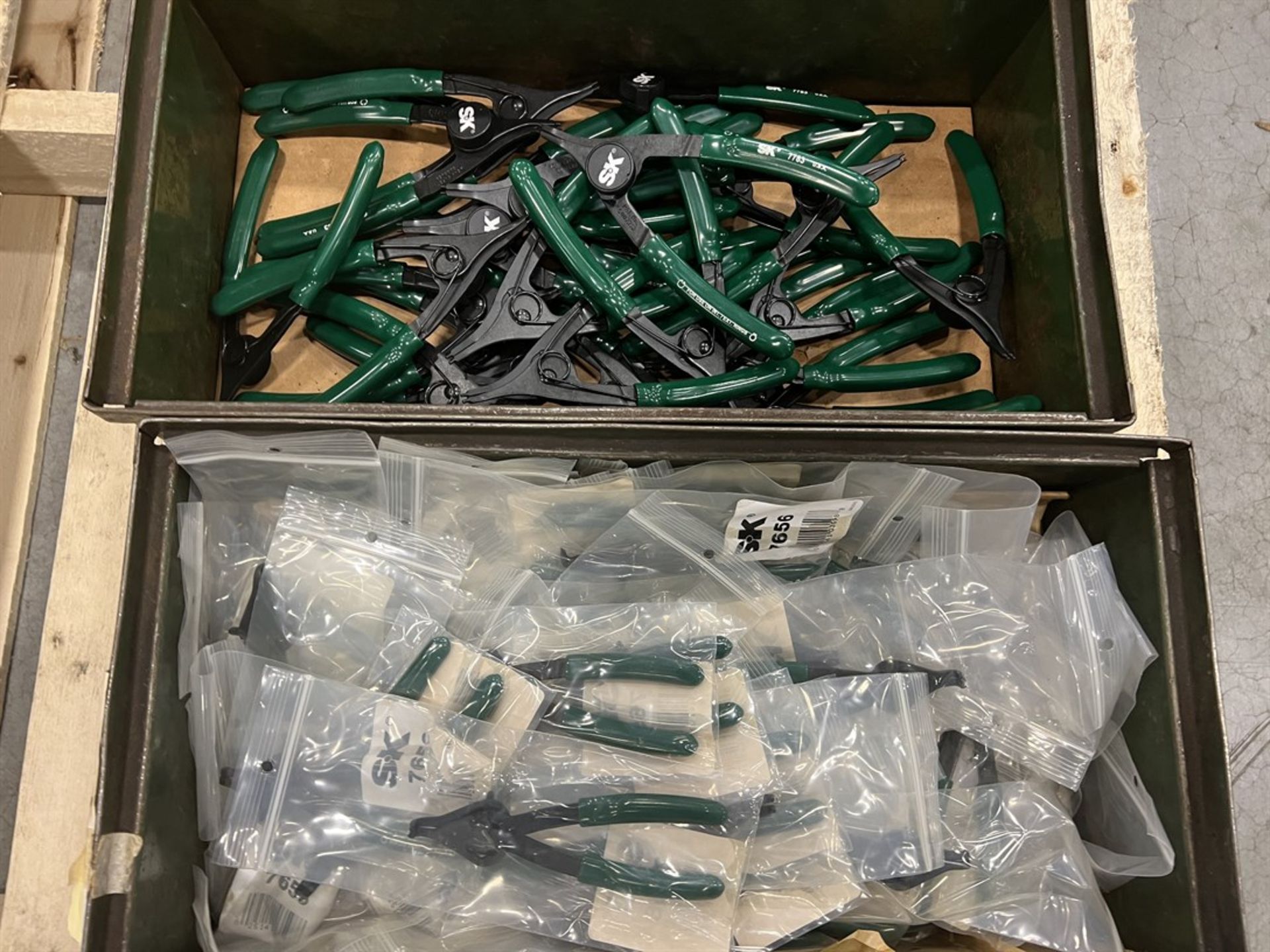 Pallet Comprising 10-Piece Hex T-Handle Sets, and Internal and External Snap Ring Pliers - Image 3 of 6