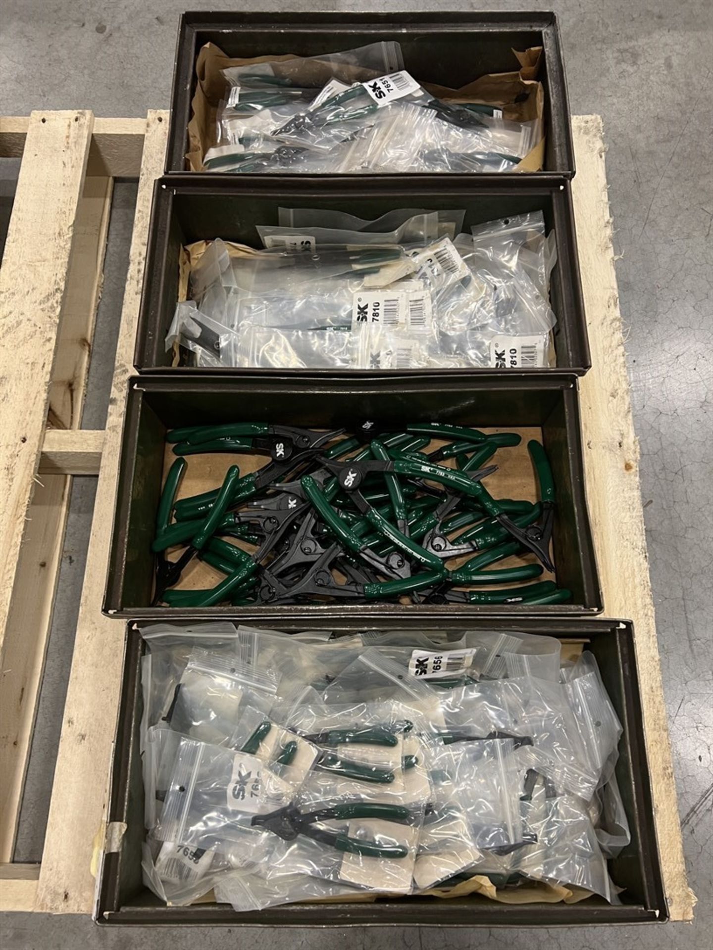 Pallet Comprising 10-Piece Hex T-Handle Sets, and Internal and External Snap Ring Pliers - Image 2 of 6