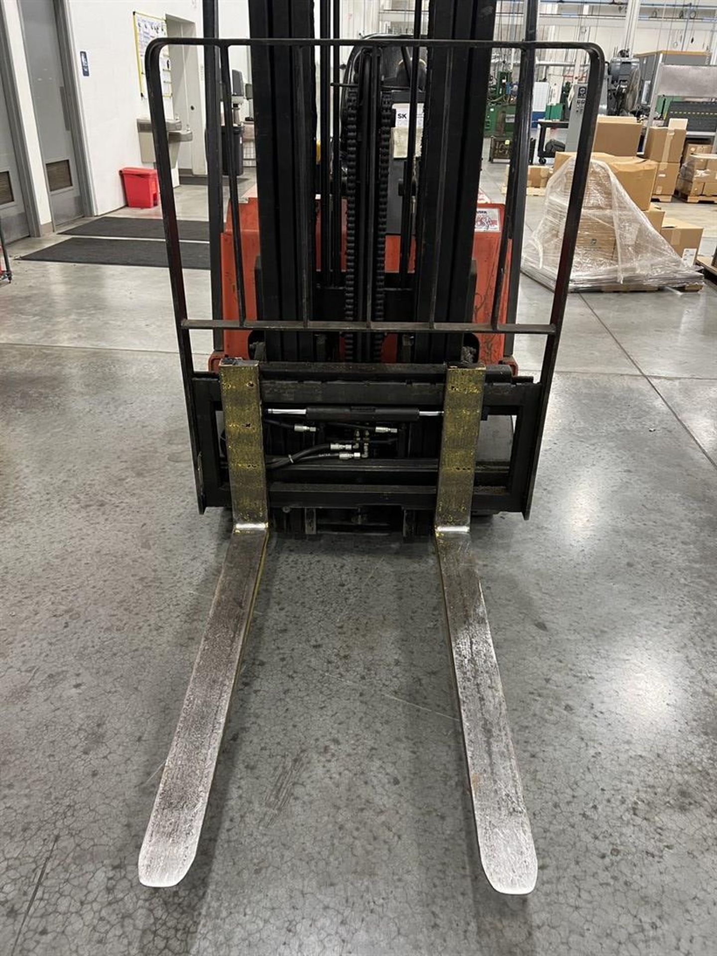 CLARK TM20 4,000 Lb. Electric 3-Wheel Forklift, s/n TM247-1226-9091FB, Triple Mast, Side Shift, w/ - Image 2 of 11