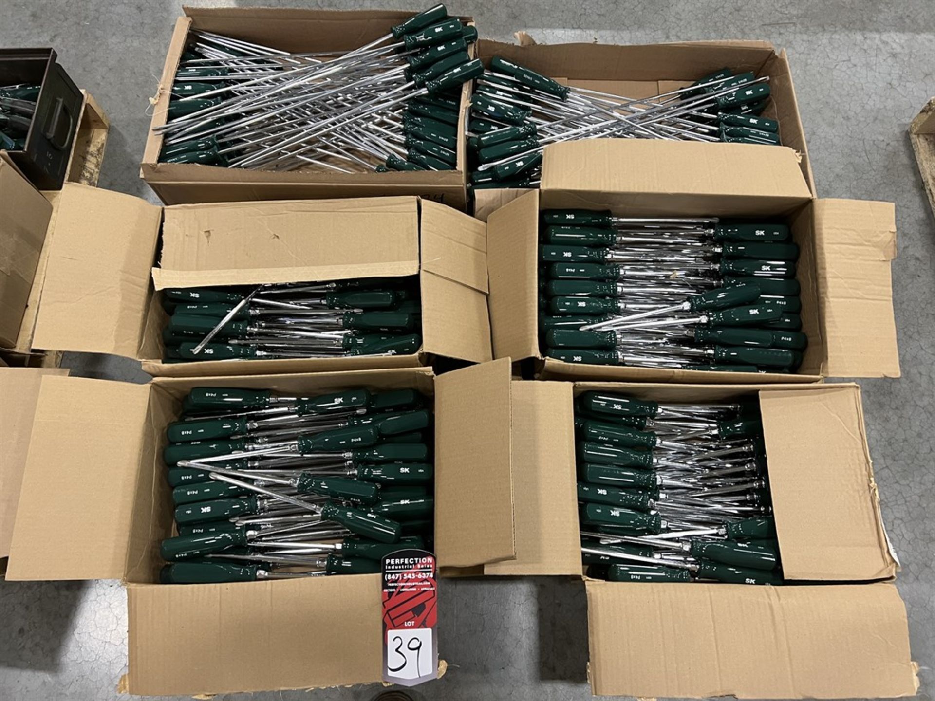 Pallet of Assorted Screwdrivers