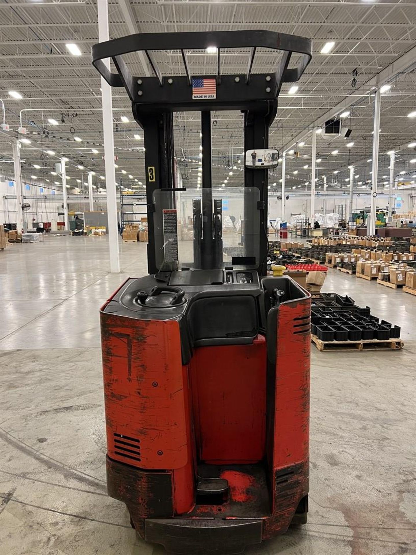 RAYMOND EASI-R40TT Stand Up Electric Forklift, s/n ET-B-94-01110, - Image 3 of 5