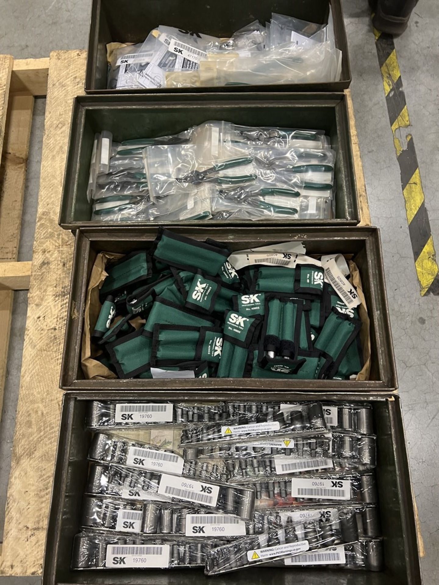 Pallet Comprising 10-Piece Hex T-Handle Sets, Internal and External Snap Ring Pliers, Sockets Sets - Image 2 of 7