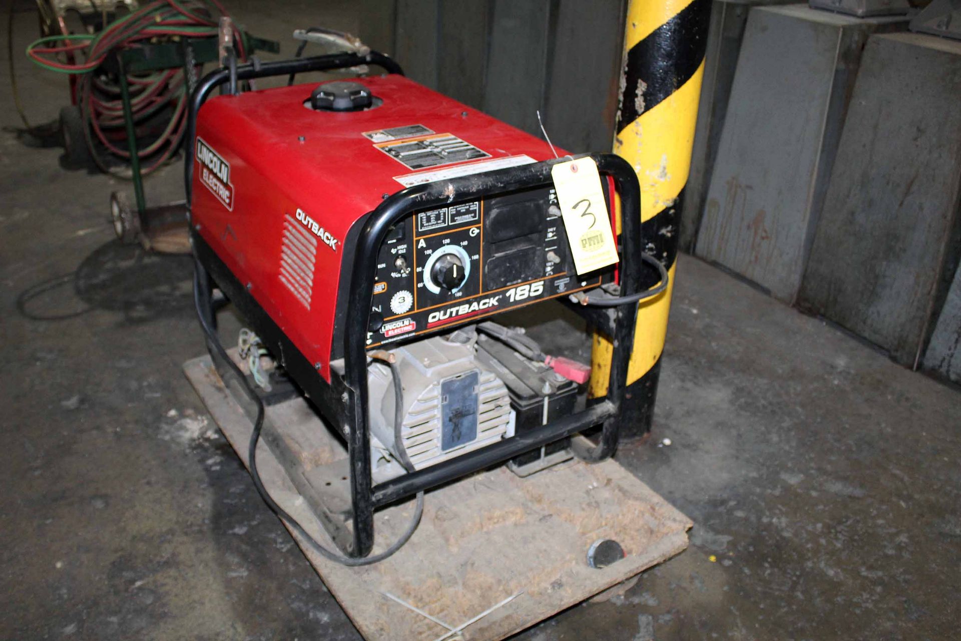 ARC WELDER, LINCOLN OUTBACK 185, gas pwrd, S/N U114080185