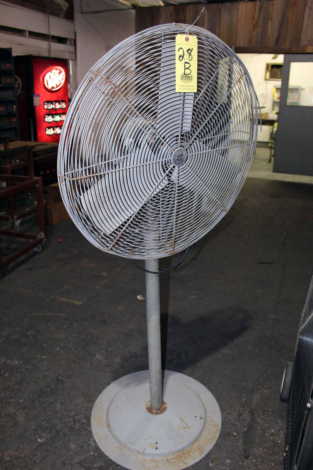 PEDESTAL SHOP FAN, TRIANGLE IND., 28"