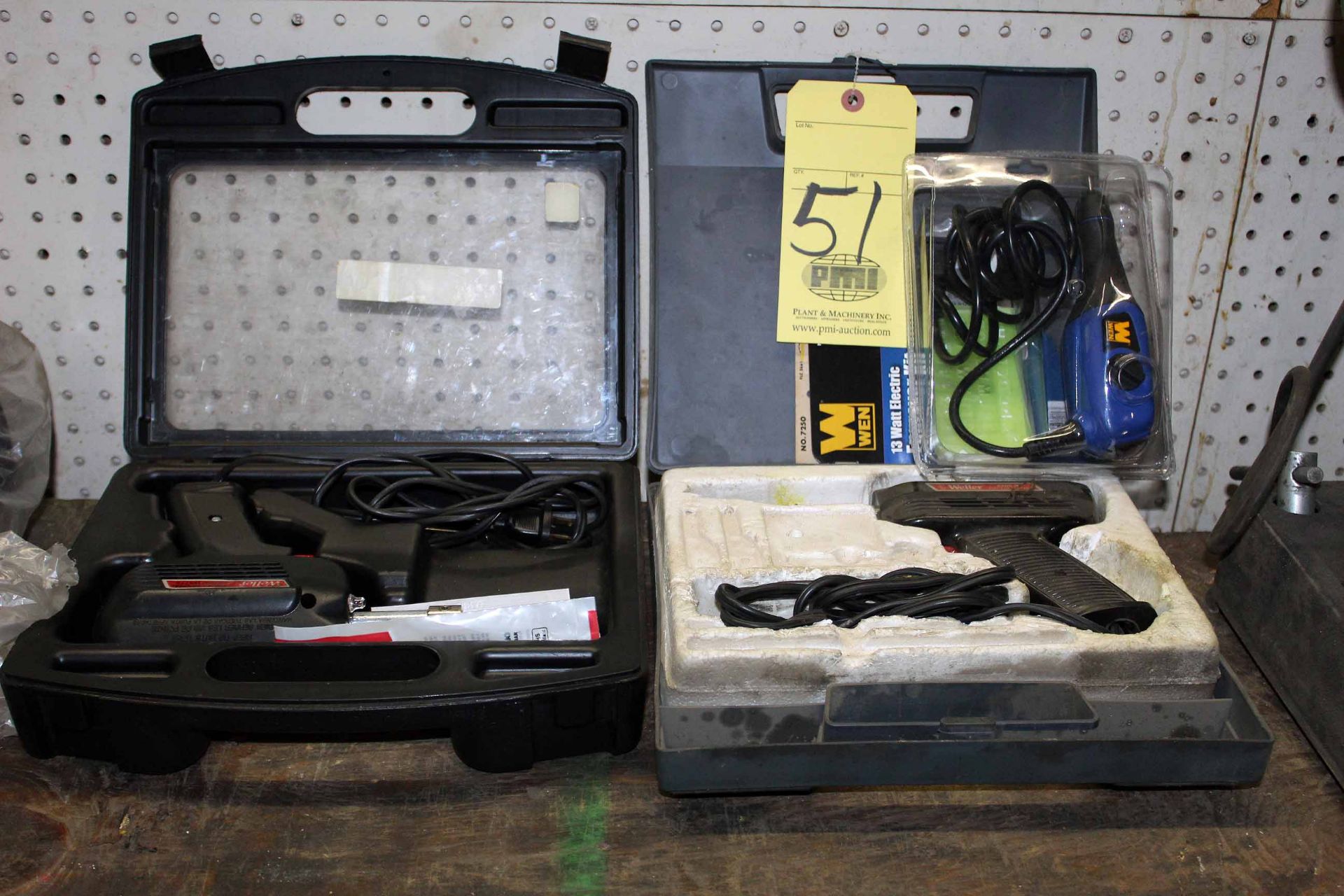 LOT CONSISTING OF: soldering guns & engraver