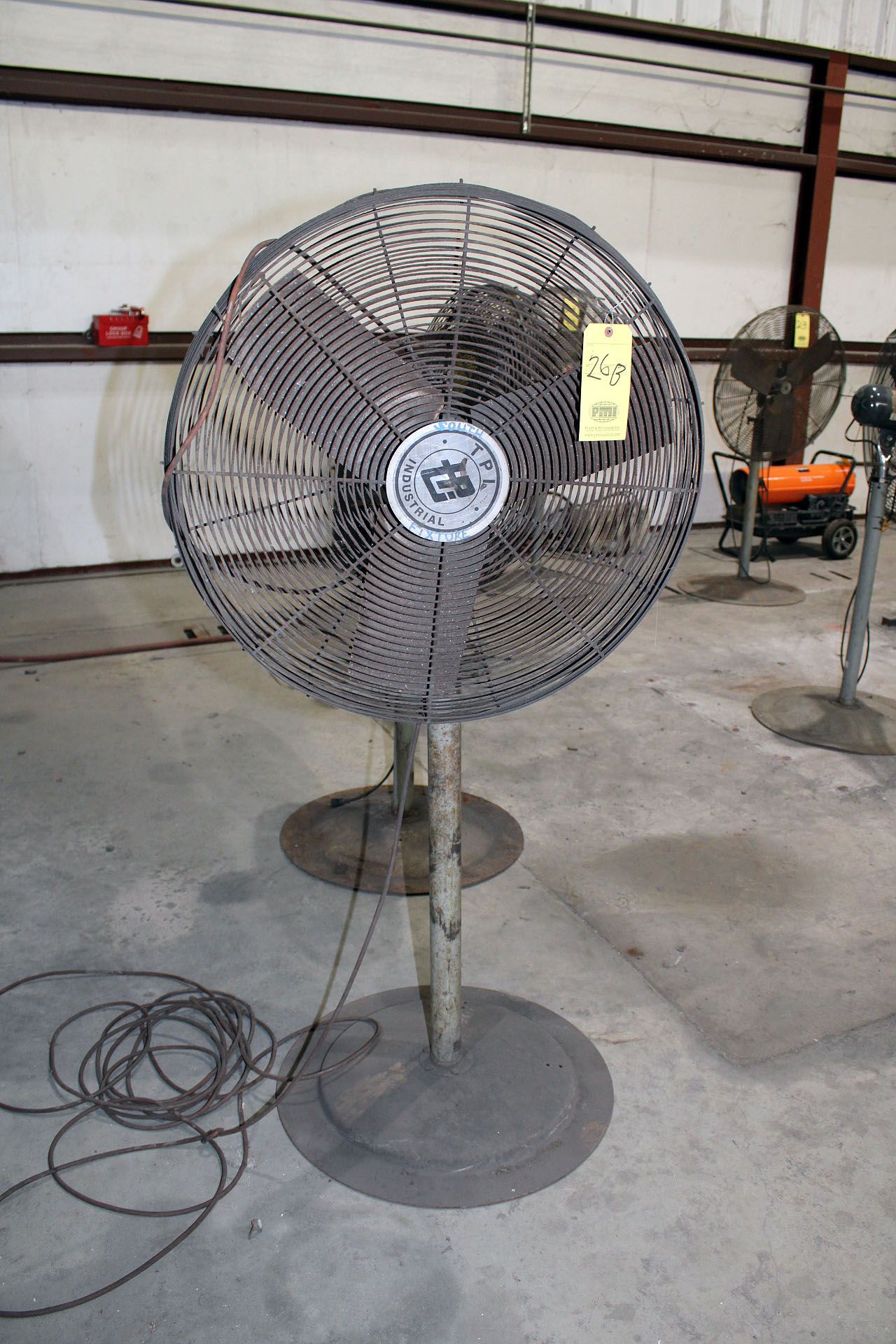 PEDESTAL FAN, 30"