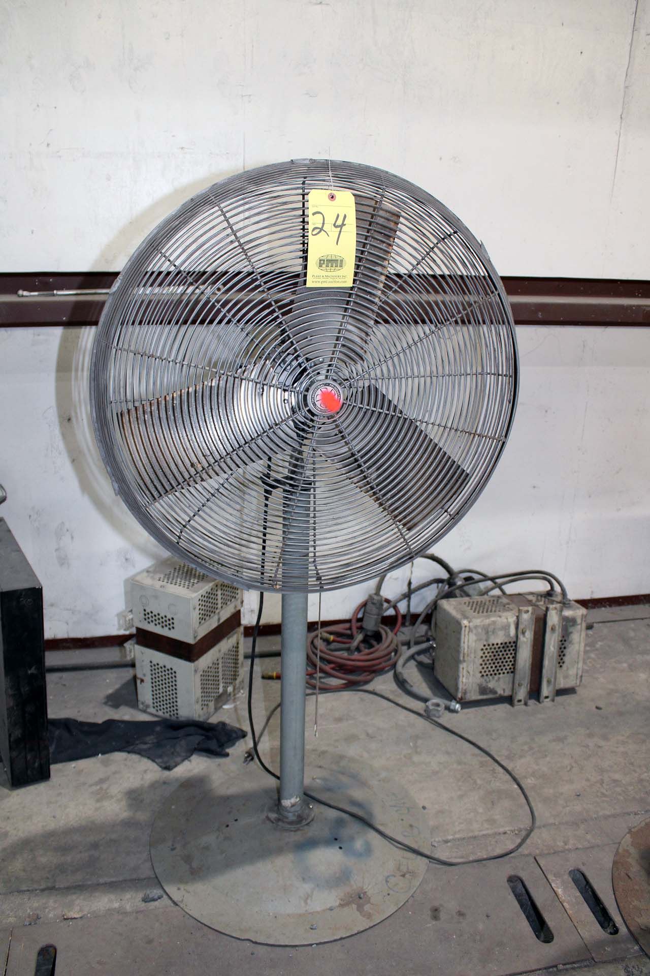 PEDESTAL FAN, 30"