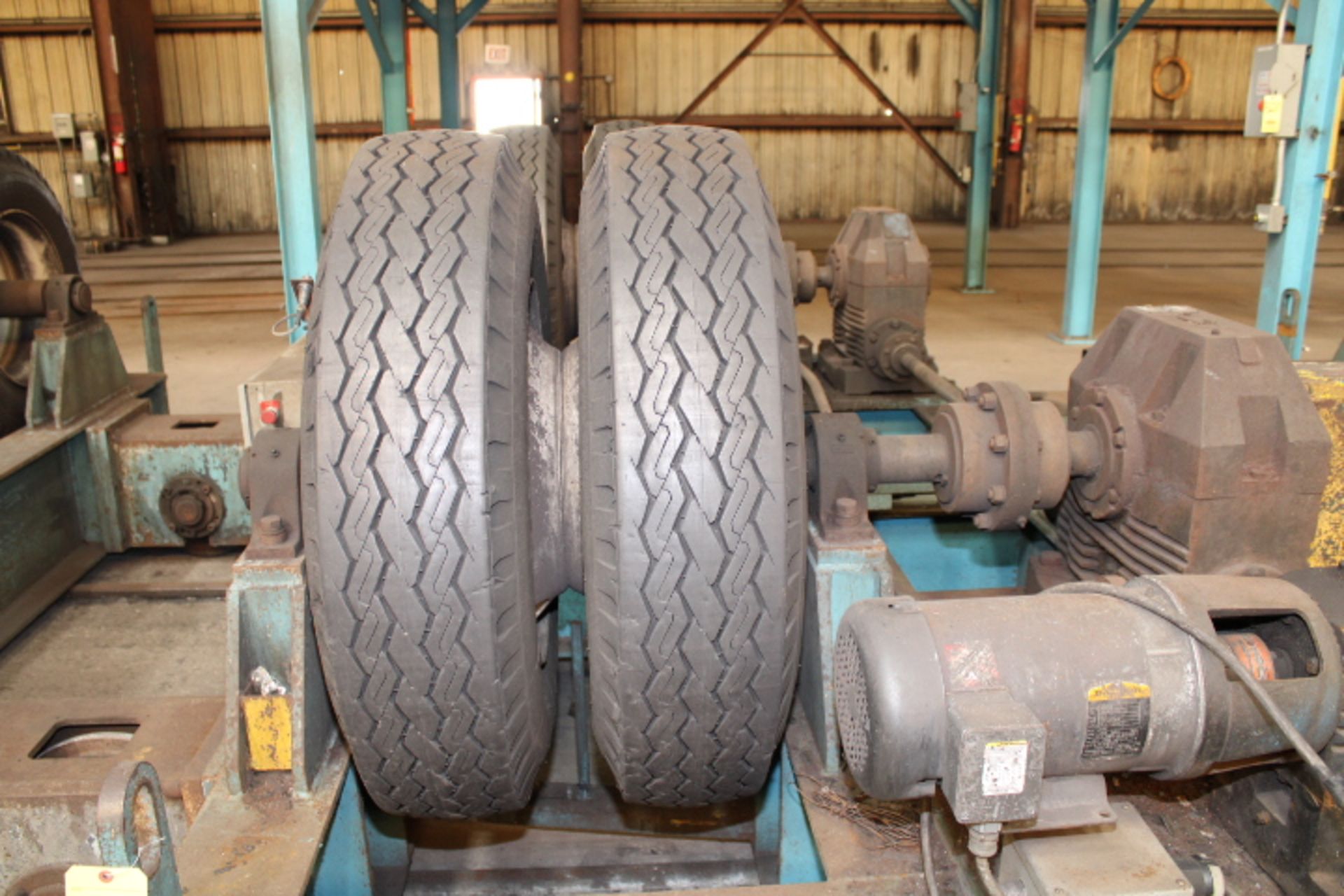 TANK TURNING ROLL SET, driver & idler, 10 T. Cap., tire type, approx. 42" dia. wheel - Image 4 of 5