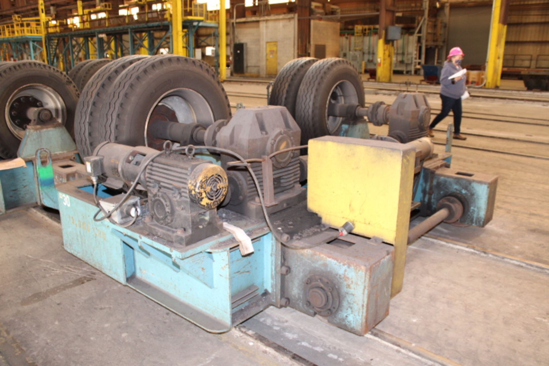 TANK TURNING ROLL SET, driver & idler, 10 T. Cap., tire type, approx. 42" dia. wheel - Image 5 of 5