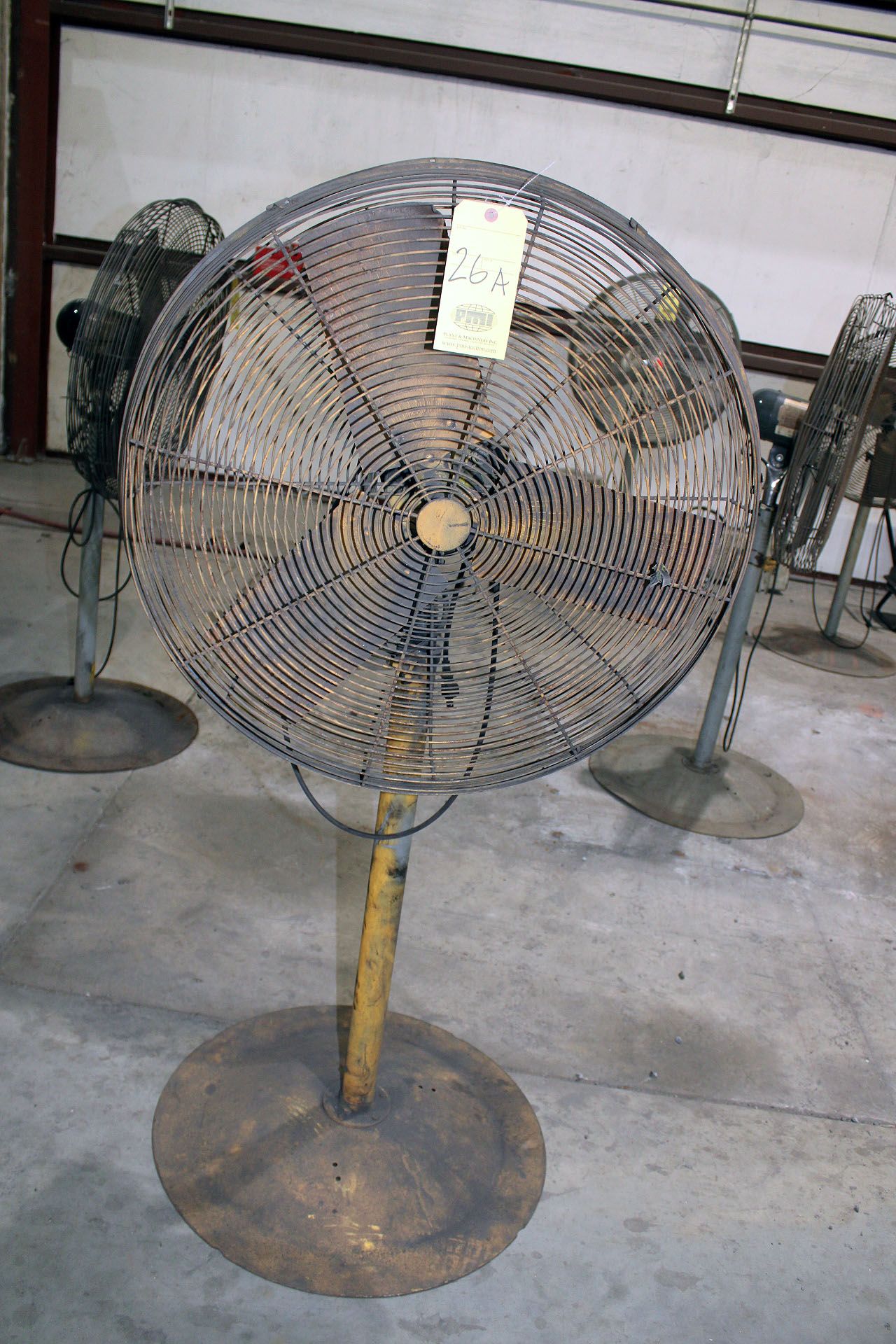 PEDESTAL FAN, 30"