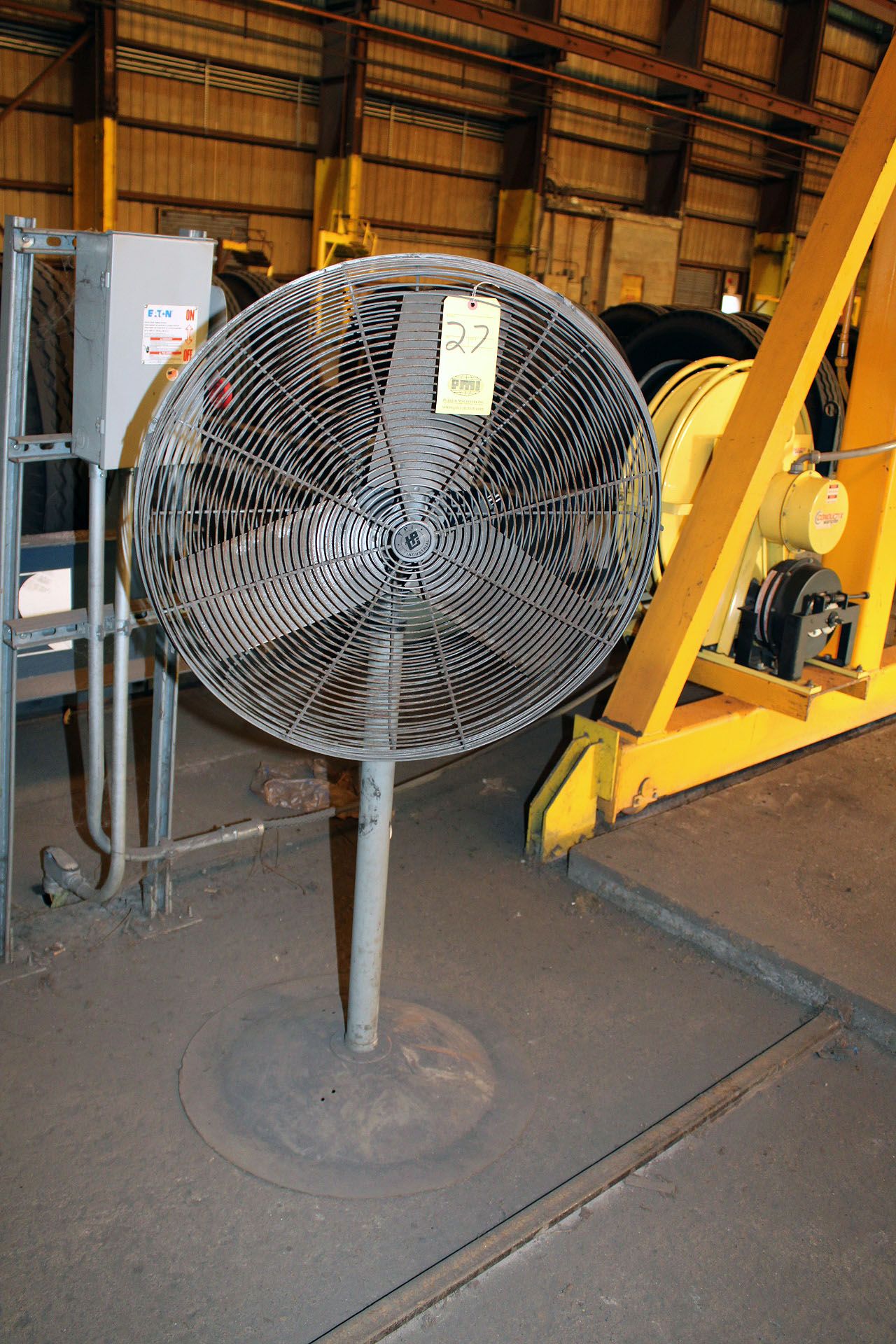 PEDESTAL FAN, 30"