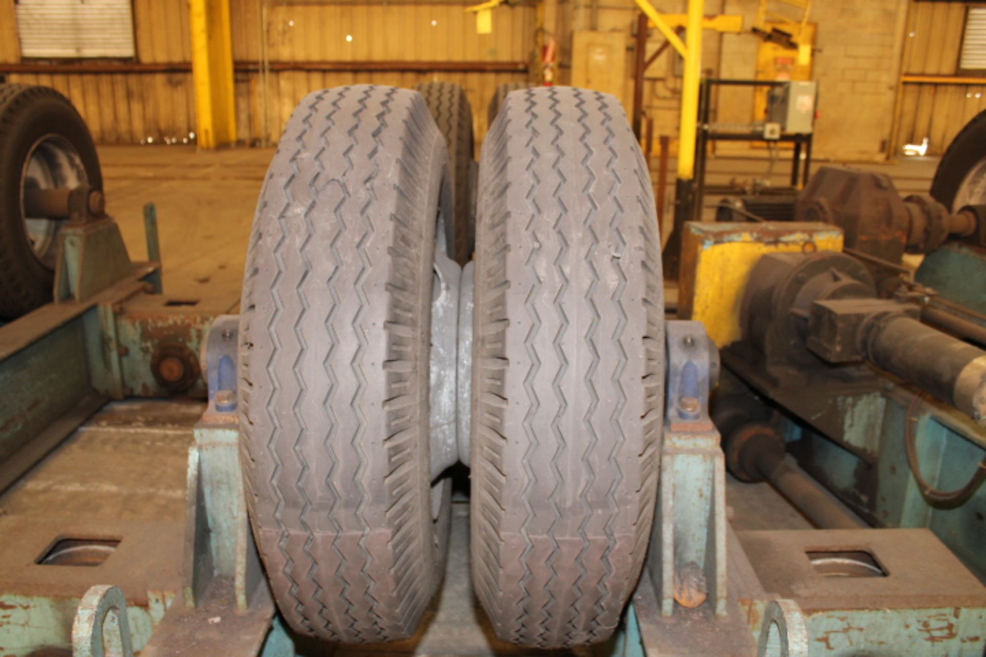 TANK TURNING ROLL SET, driver & idler, 10 T. Cap., tire type, approx. 42" dia. wheel - Image 4 of 4