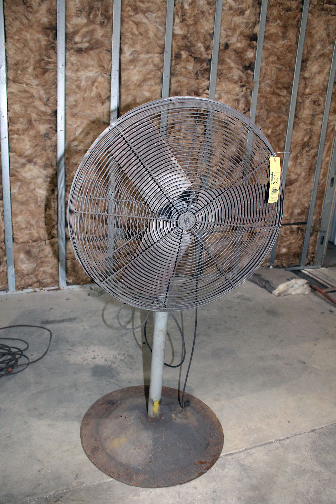 PEDESTAL FAN, 30"