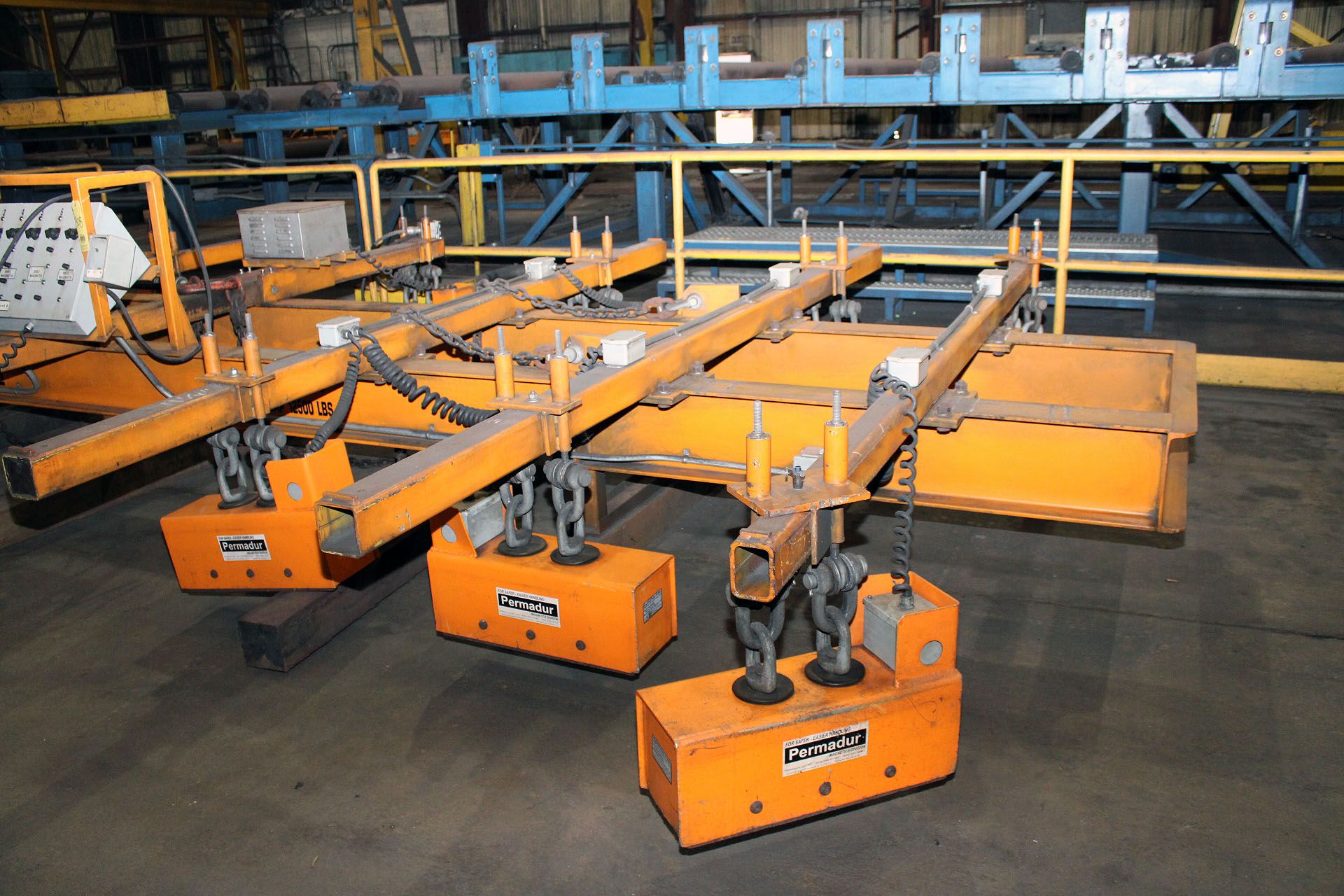 MAGNETIC PLATE LIFTER, PERMADUR 28,000 LB. CAP., (14) Mdl. TP-2000 magnets, 22’L. x 10’, pendant - Bild 7 aus 11