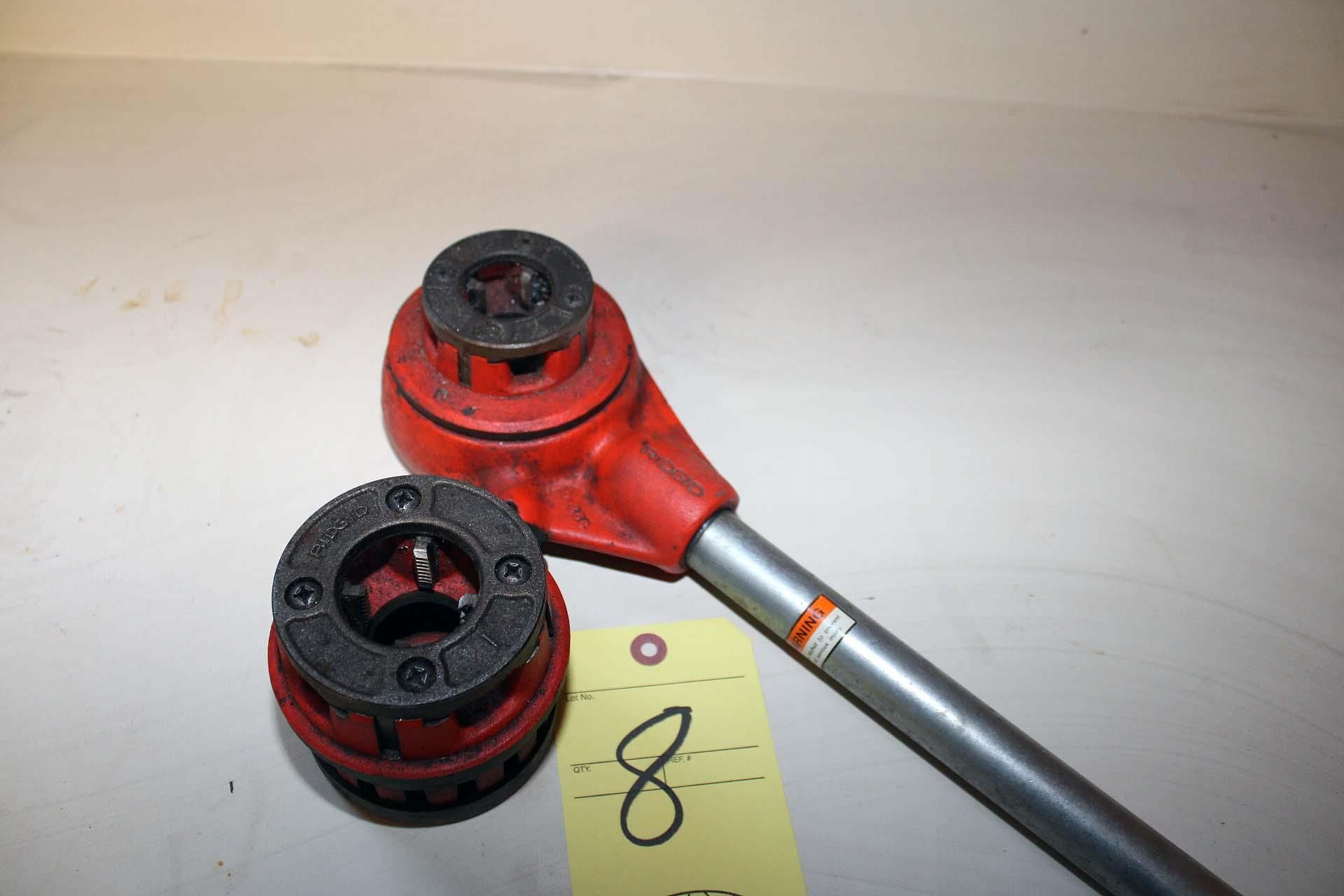 LOT CONSISTING OF: Ridgid threader ratchet & handle for 12R die heads, with 3/4" & 1" 12R die heads - Image 2 of 2