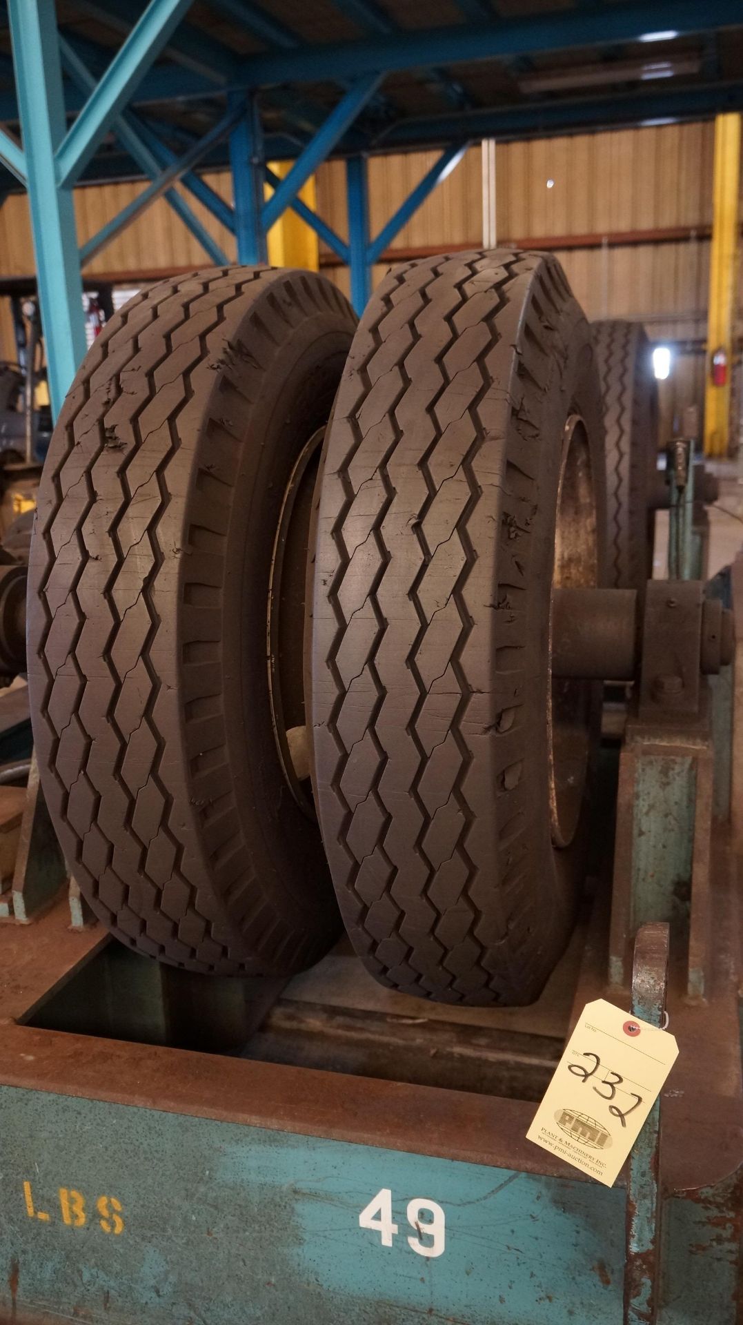 TANK TURNING ROLL SET, driver & idler, 10 T. Cap., tire type, approx. 42" dia. wheel - Image 4 of 7