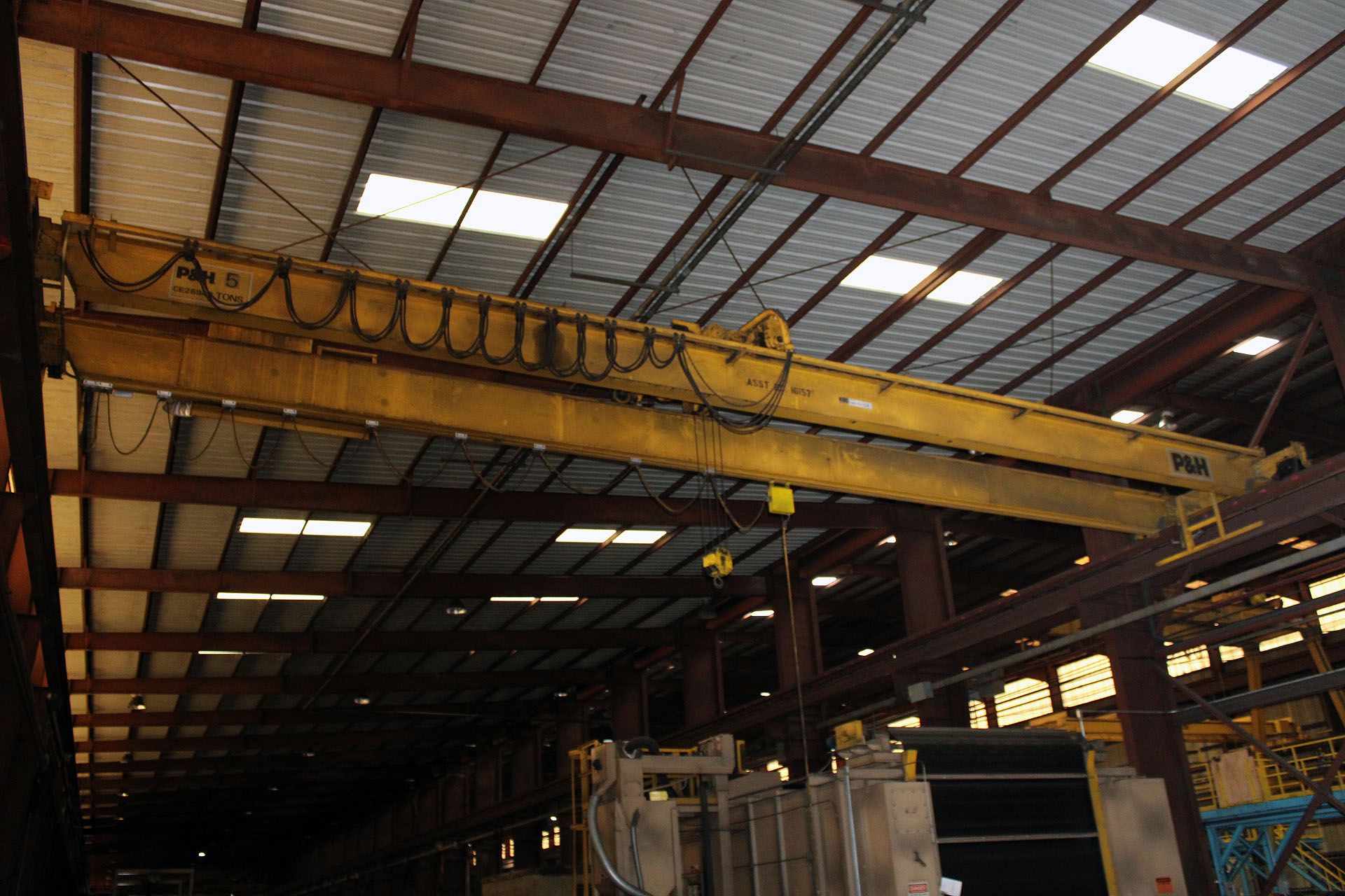 OVERHEAD BRIDGE CRANE, P&H ENGINEERING 5 T. X APPROX. 62’ SPAN, approx. 26’ under hook, dbl. girder, - Bild 8 aus 9