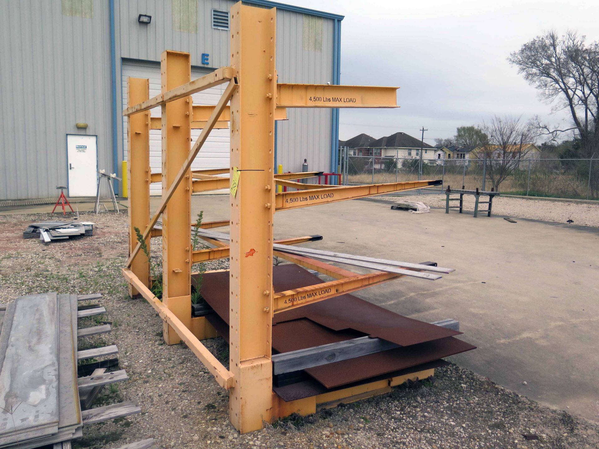 SINGLE SIDED CANTILEVER RACK, 10', 4-adjustable arms (Note: contents not included)